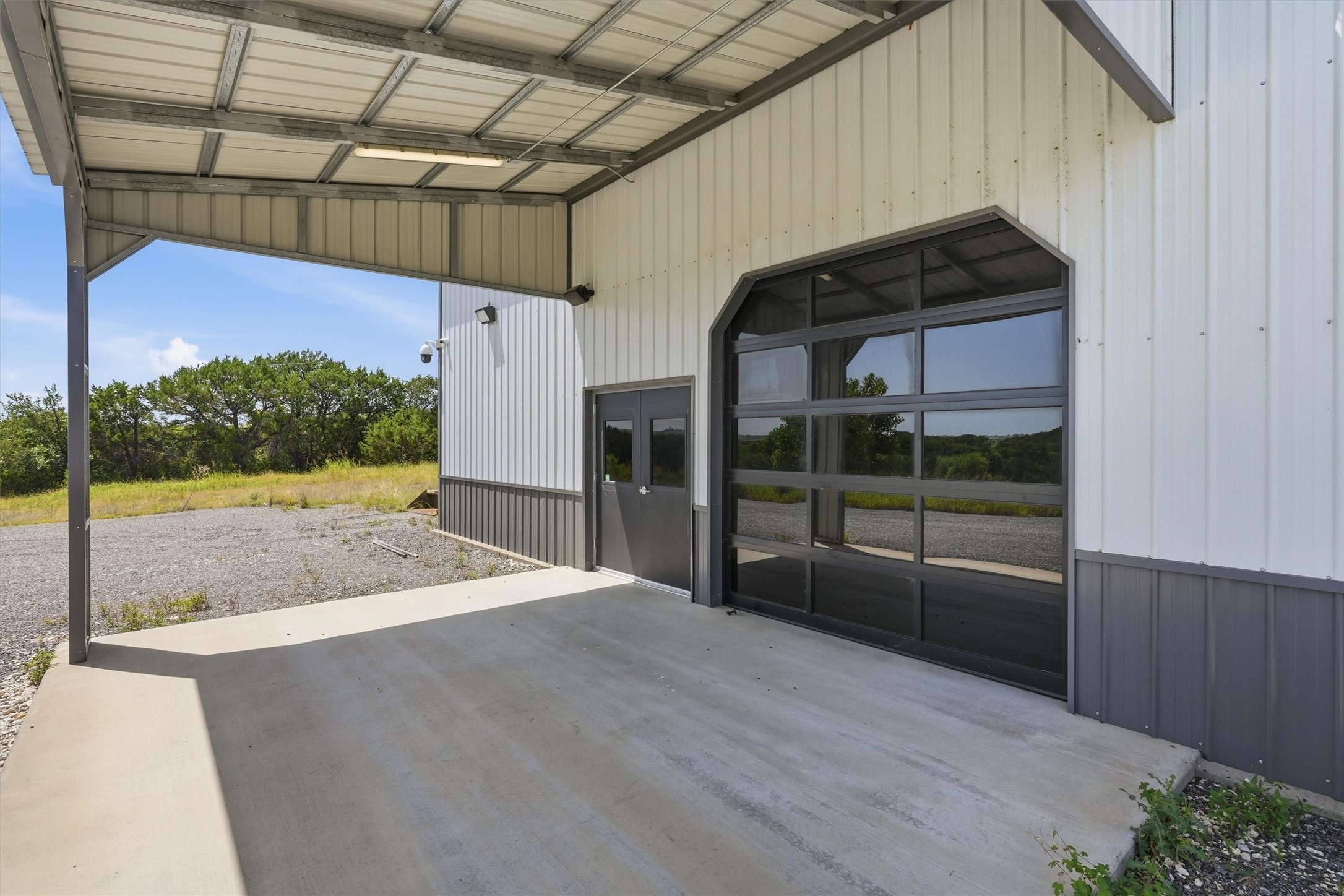 6021 E US Highway 377