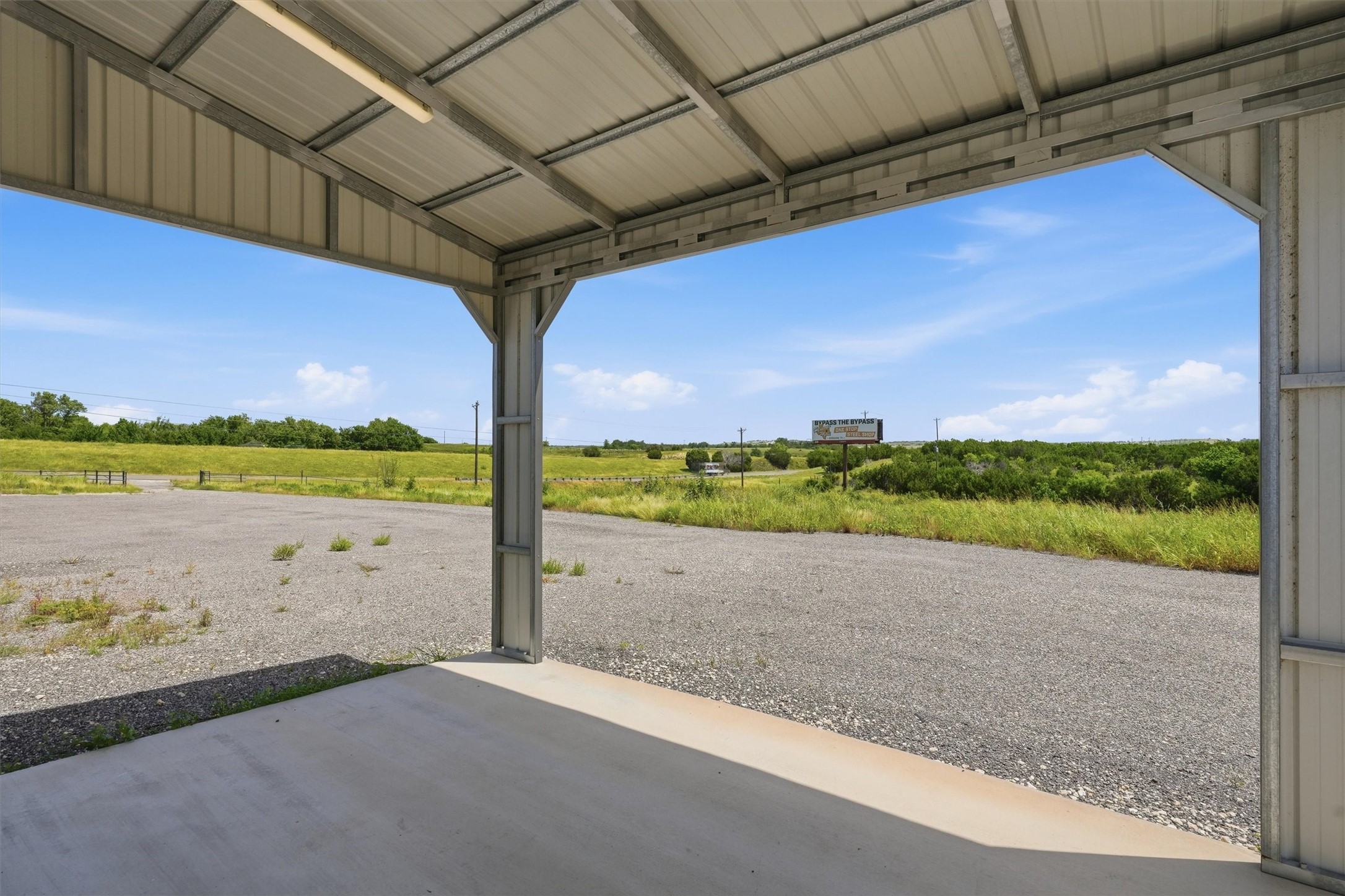 6021 E US Highway 377