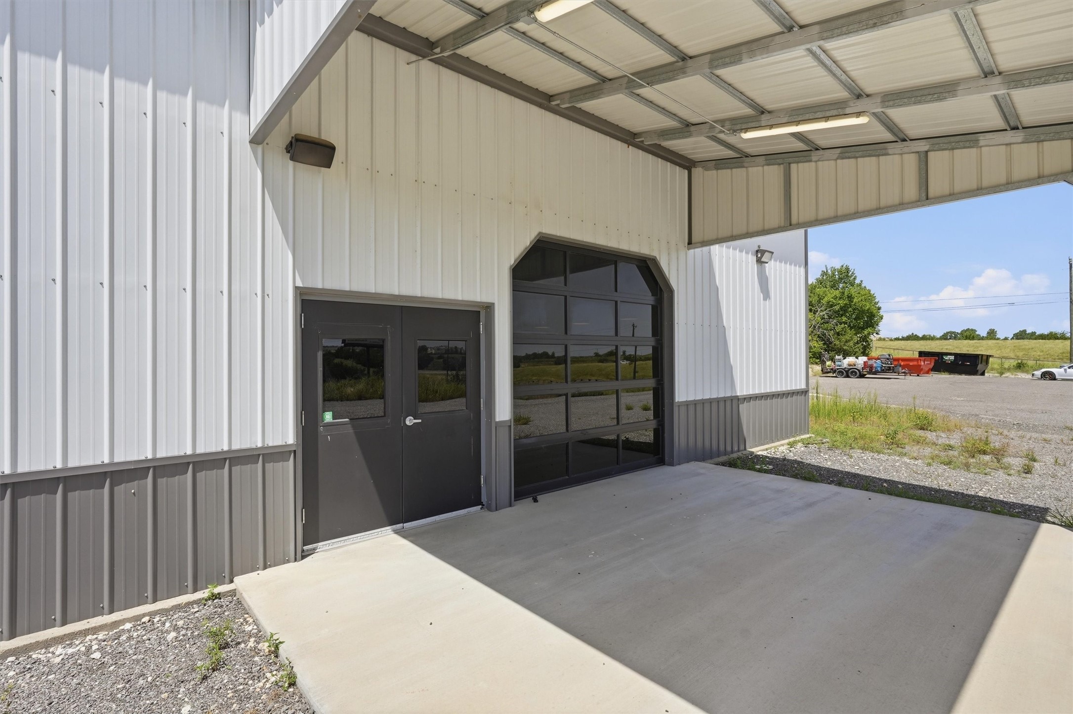 6021 E US Highway 377