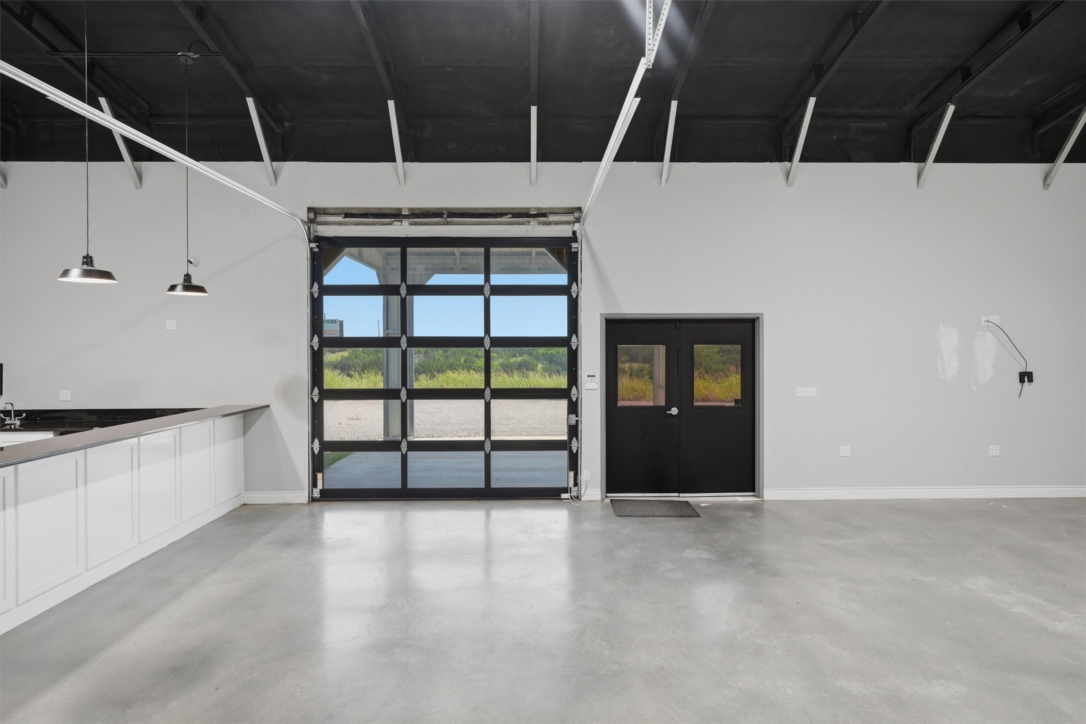 6021 E US Highway 377
