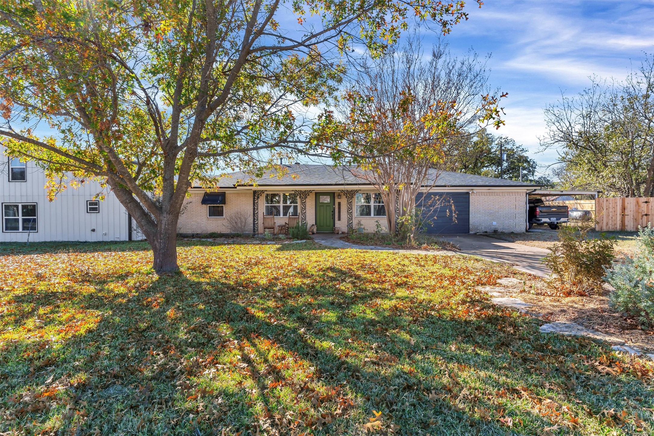 406 N Oak Lane