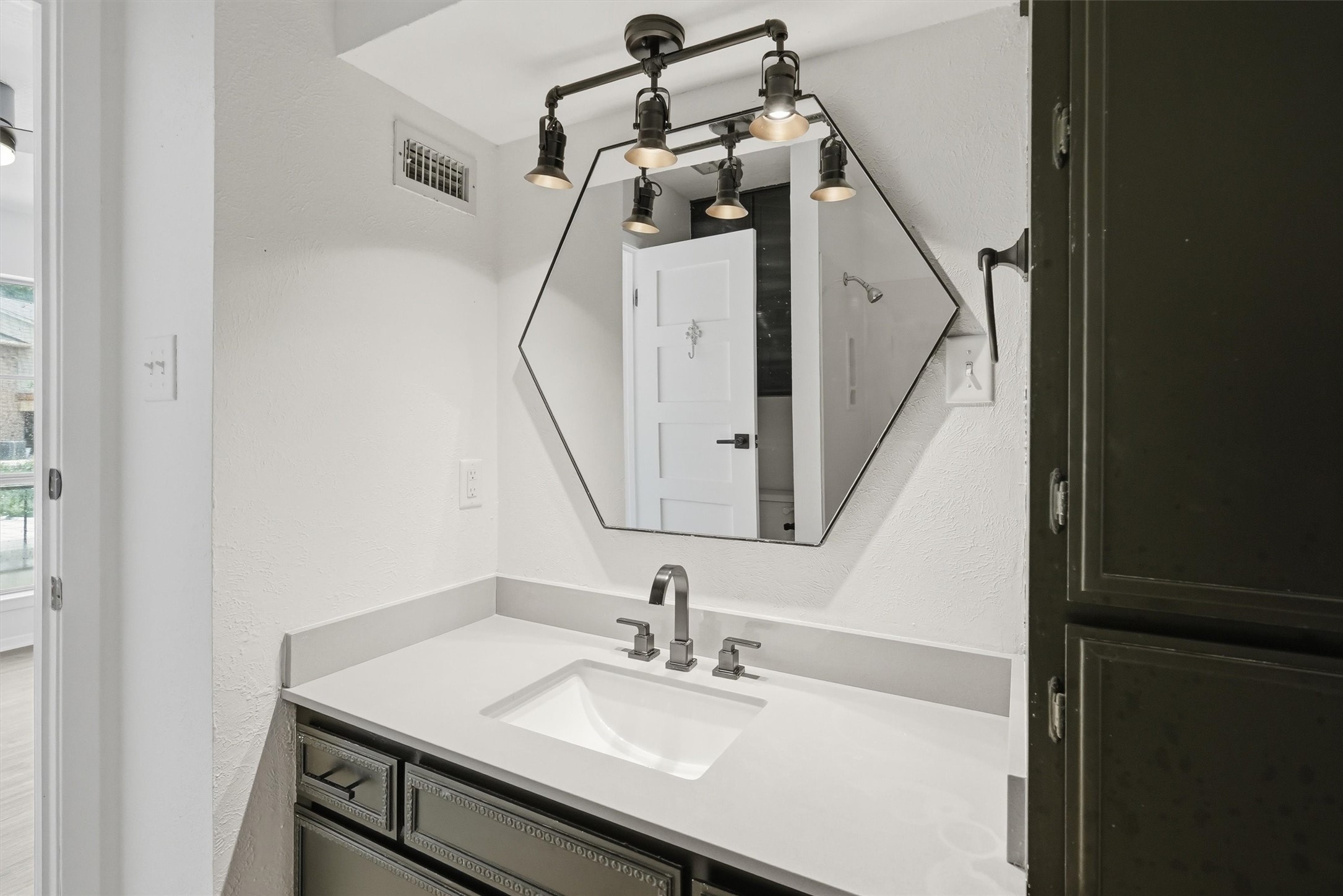 4318 Overlook Court