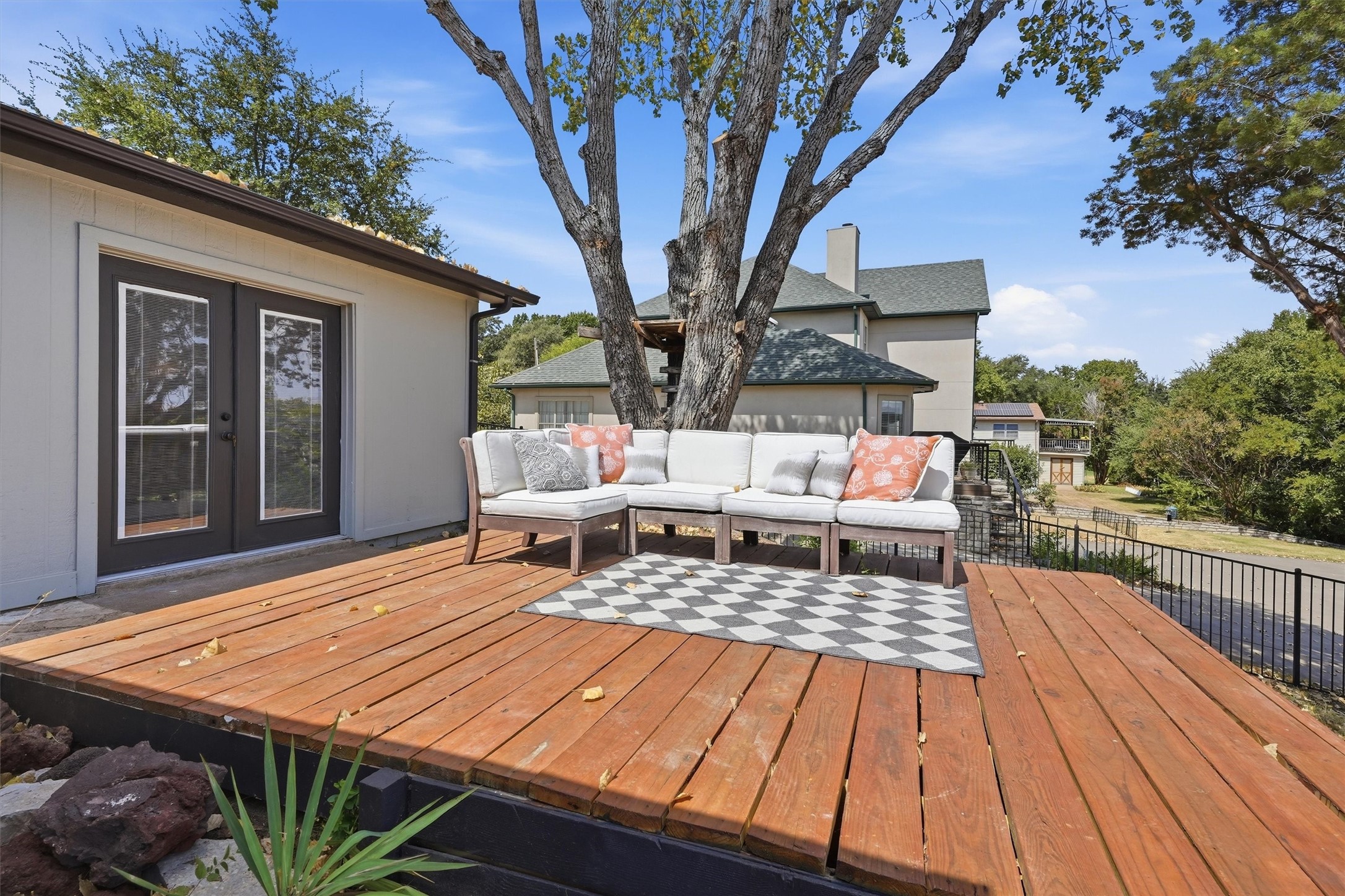 5123 Fairway Circle
