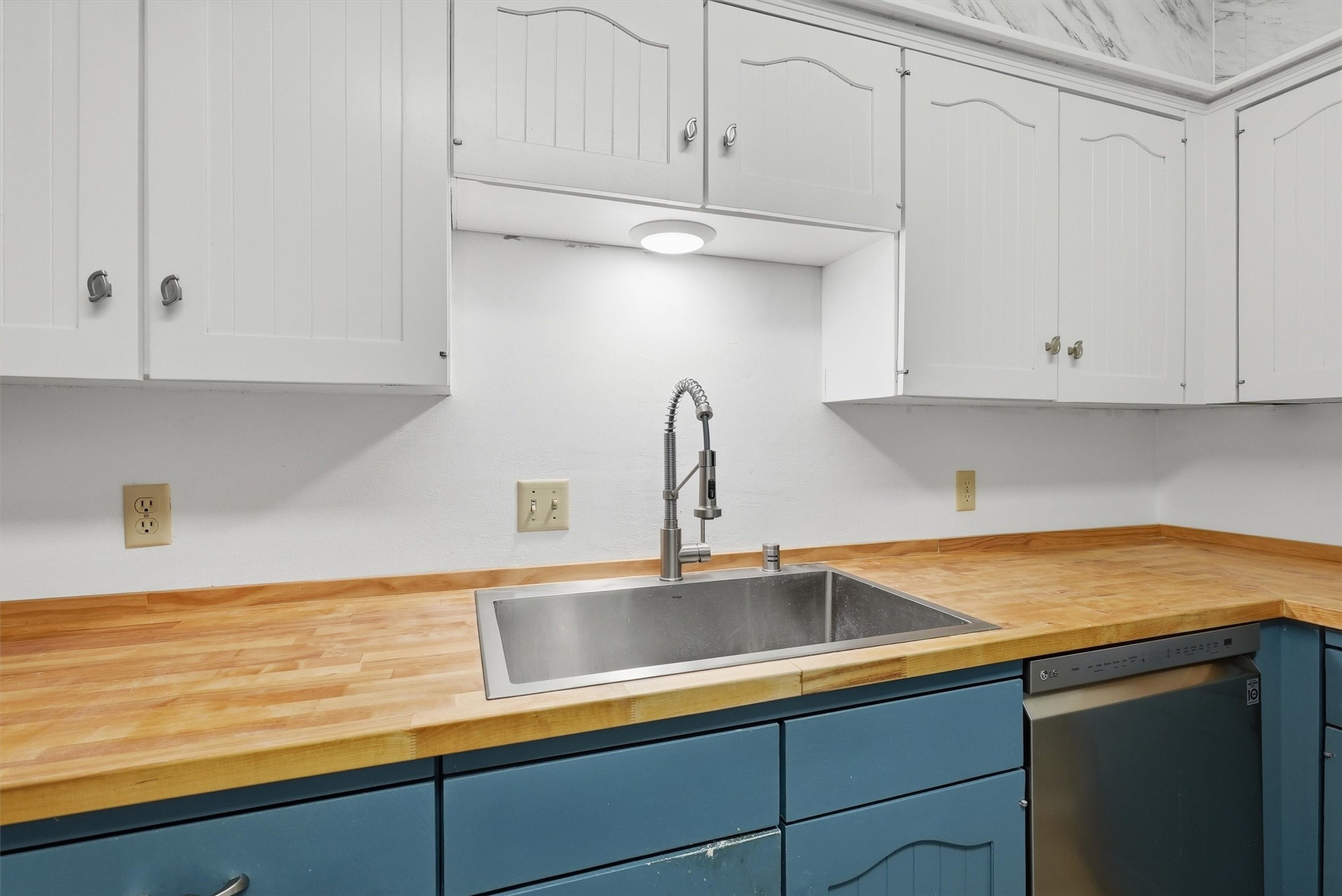 6437 Suncrest Court