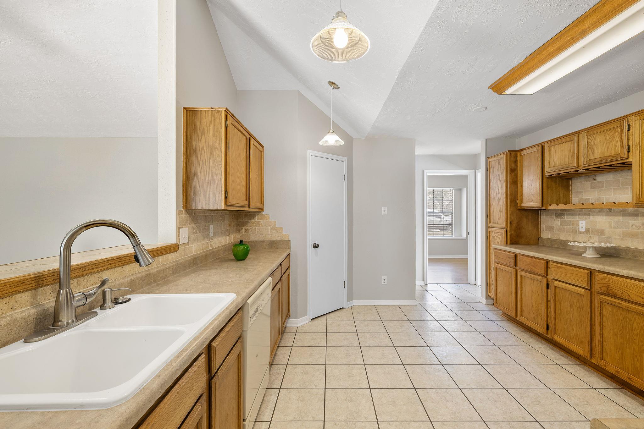 1507 Quail Run RD