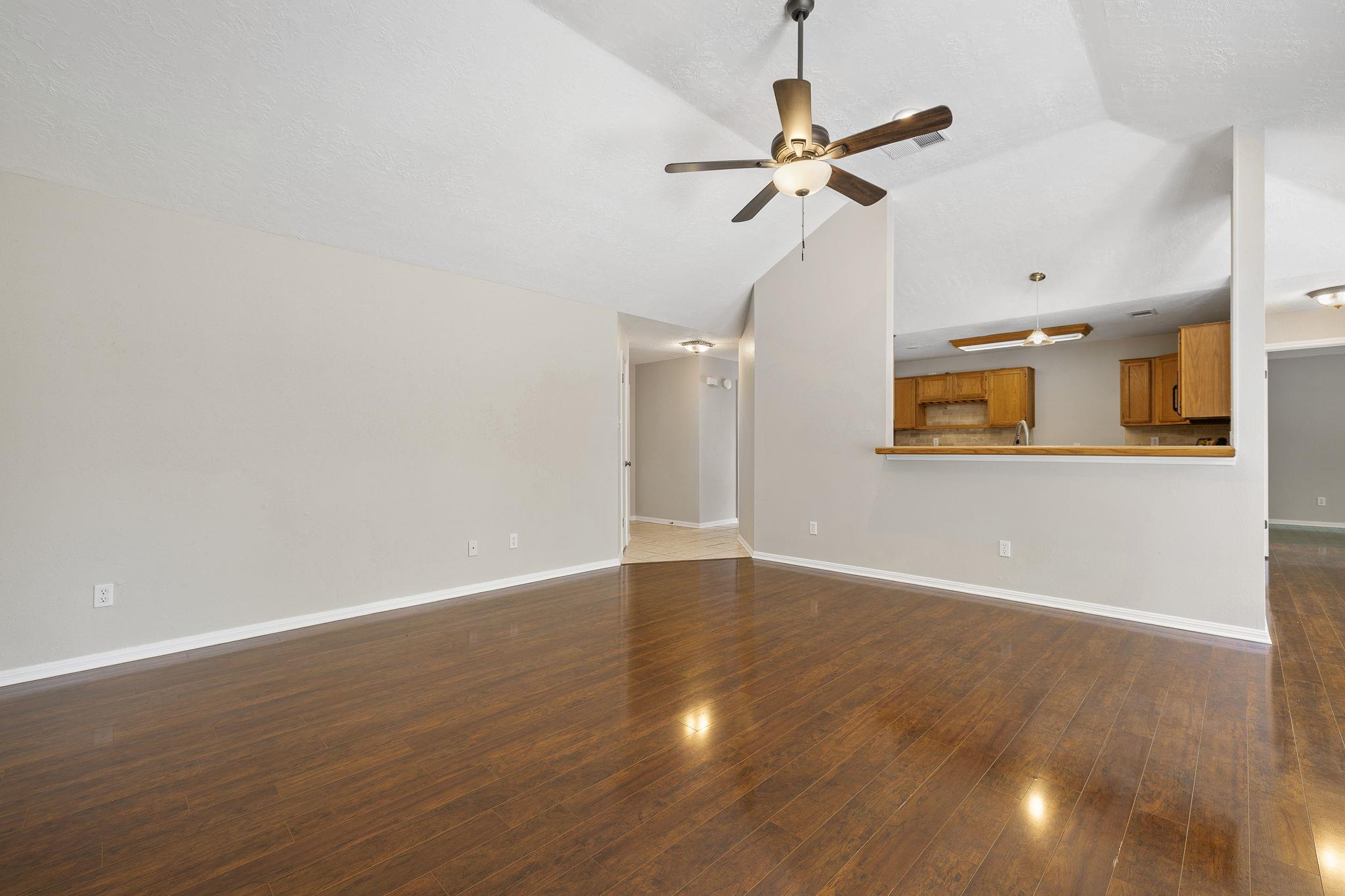 1507 Quail Run RD