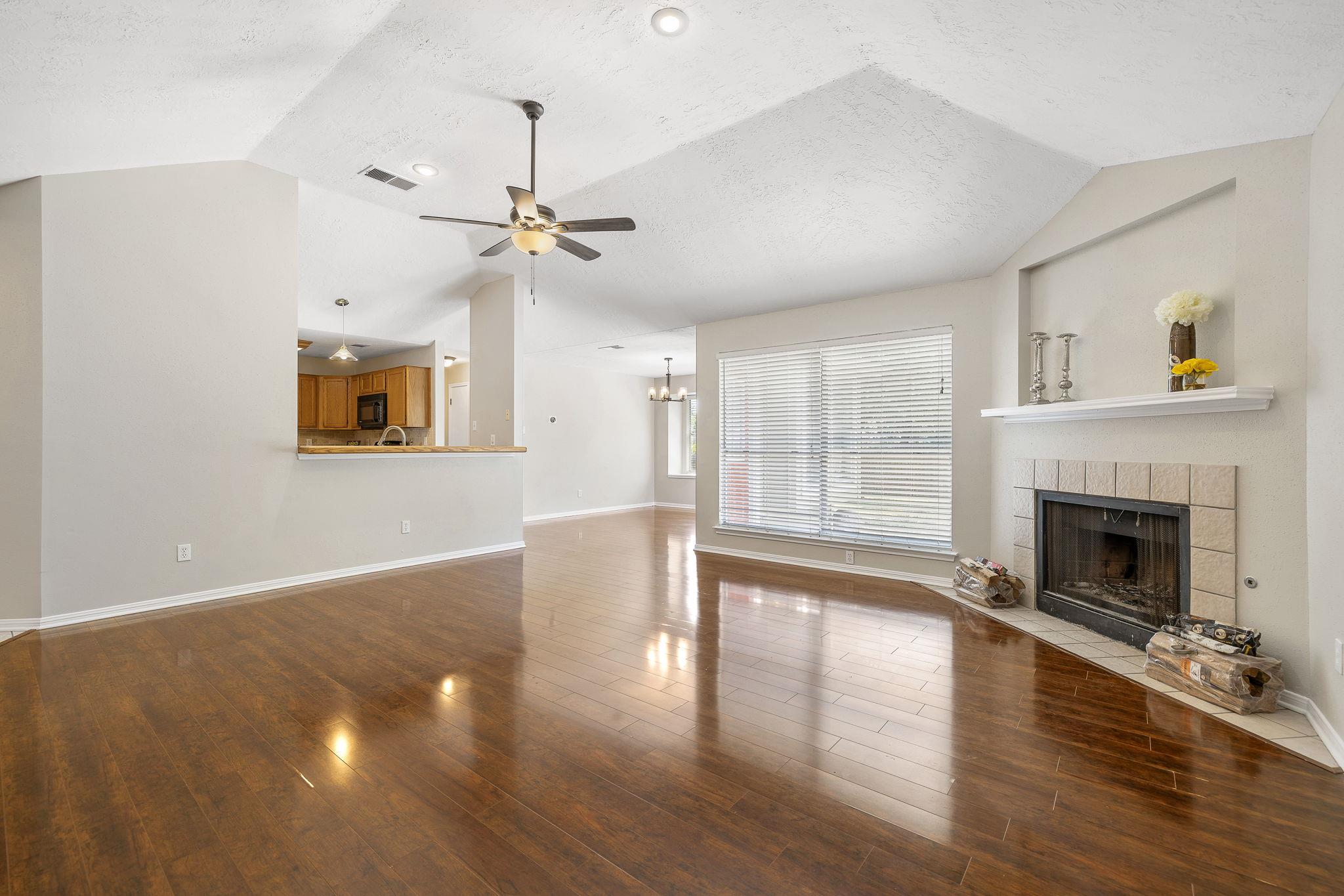 1507 Quail Run RD