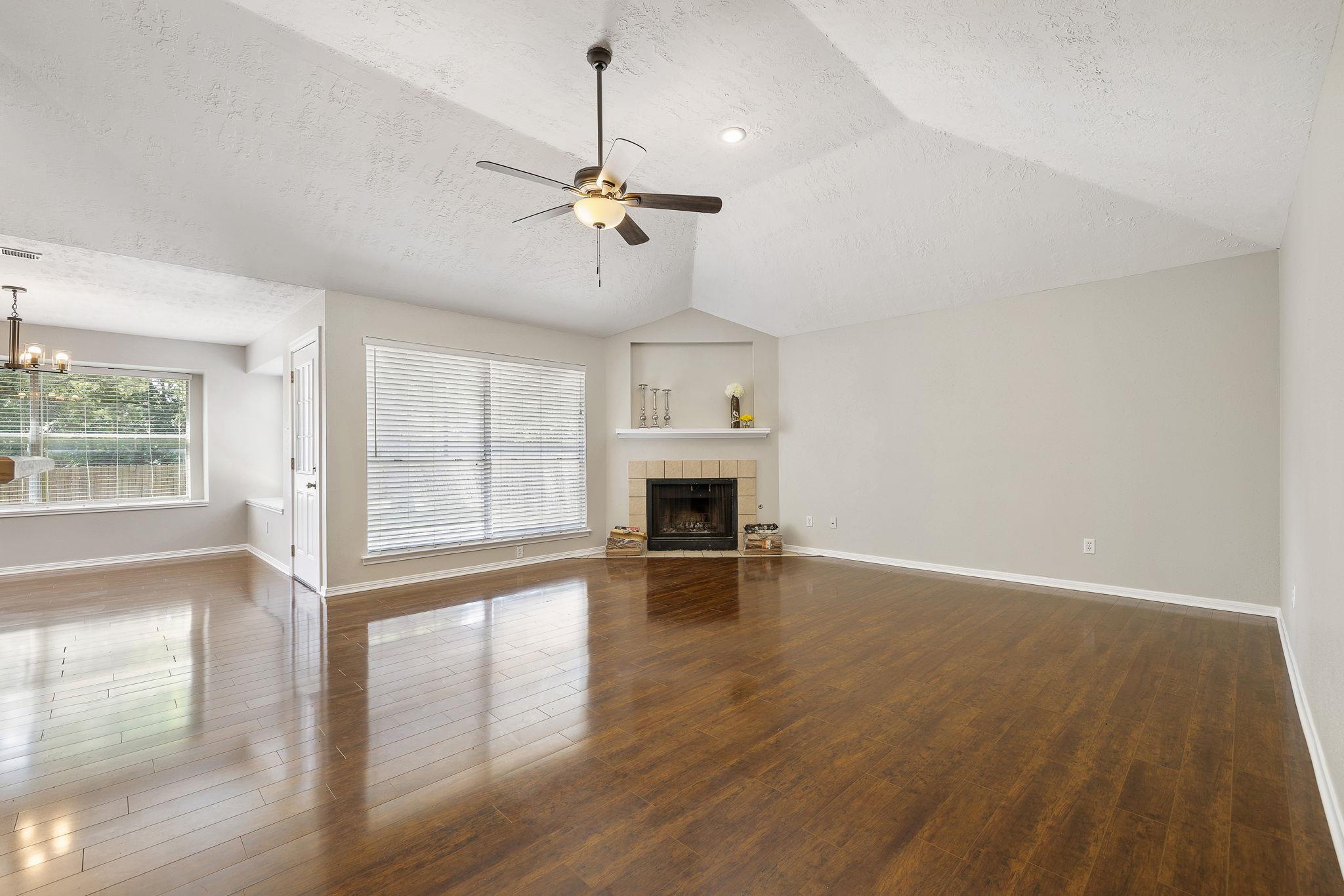 1507 Quail Run RD
