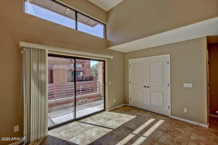 330 S FARMER Avenue, 129