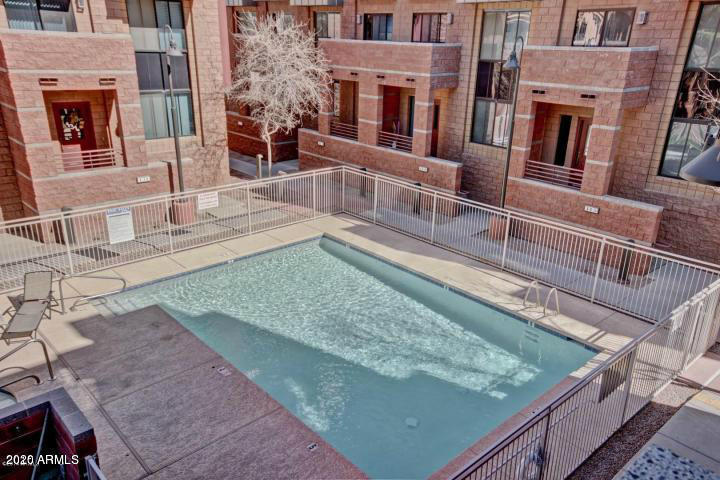330 S FARMER Avenue, 129