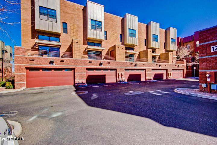 330 S FARMER Avenue, 129