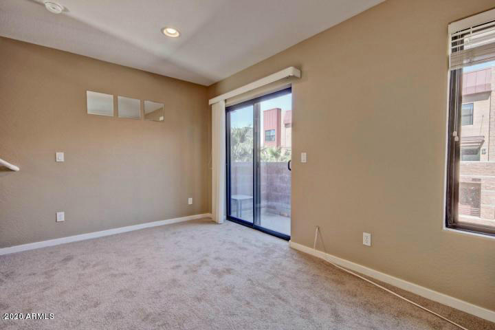 330 S FARMER Avenue, 129