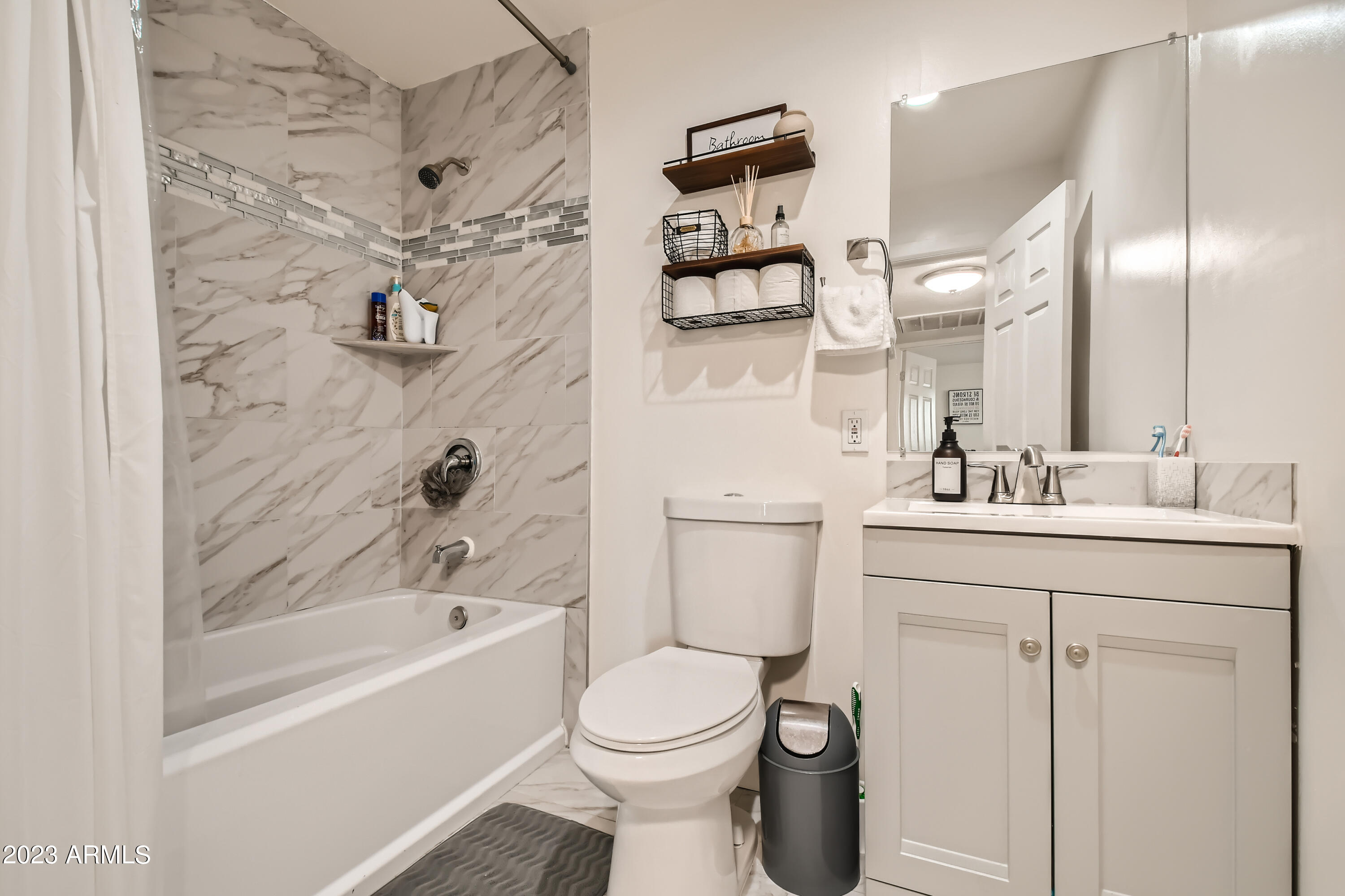 256 N 85TH Place