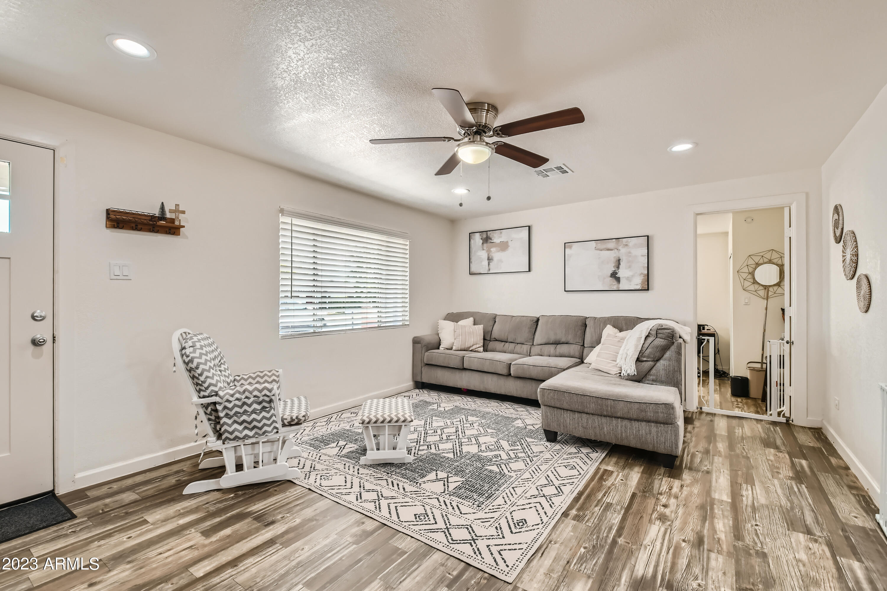 256 N 85TH Place