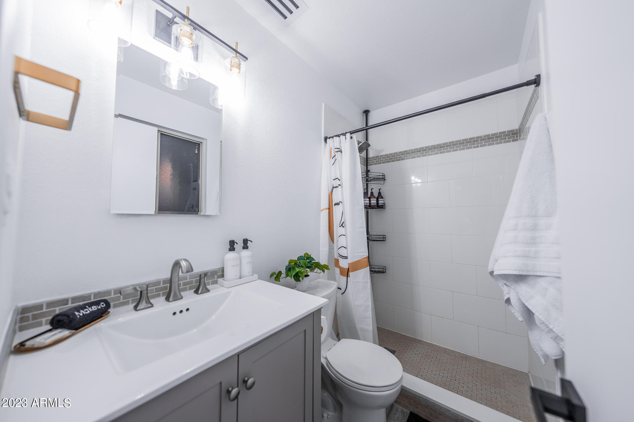 8264 E CYPRESS Street