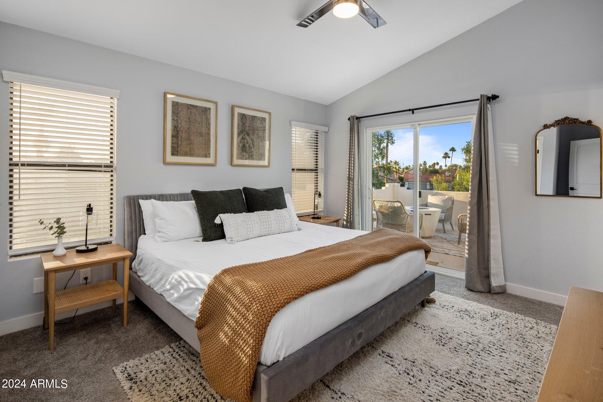 1218 W ROYAL PALMS Court