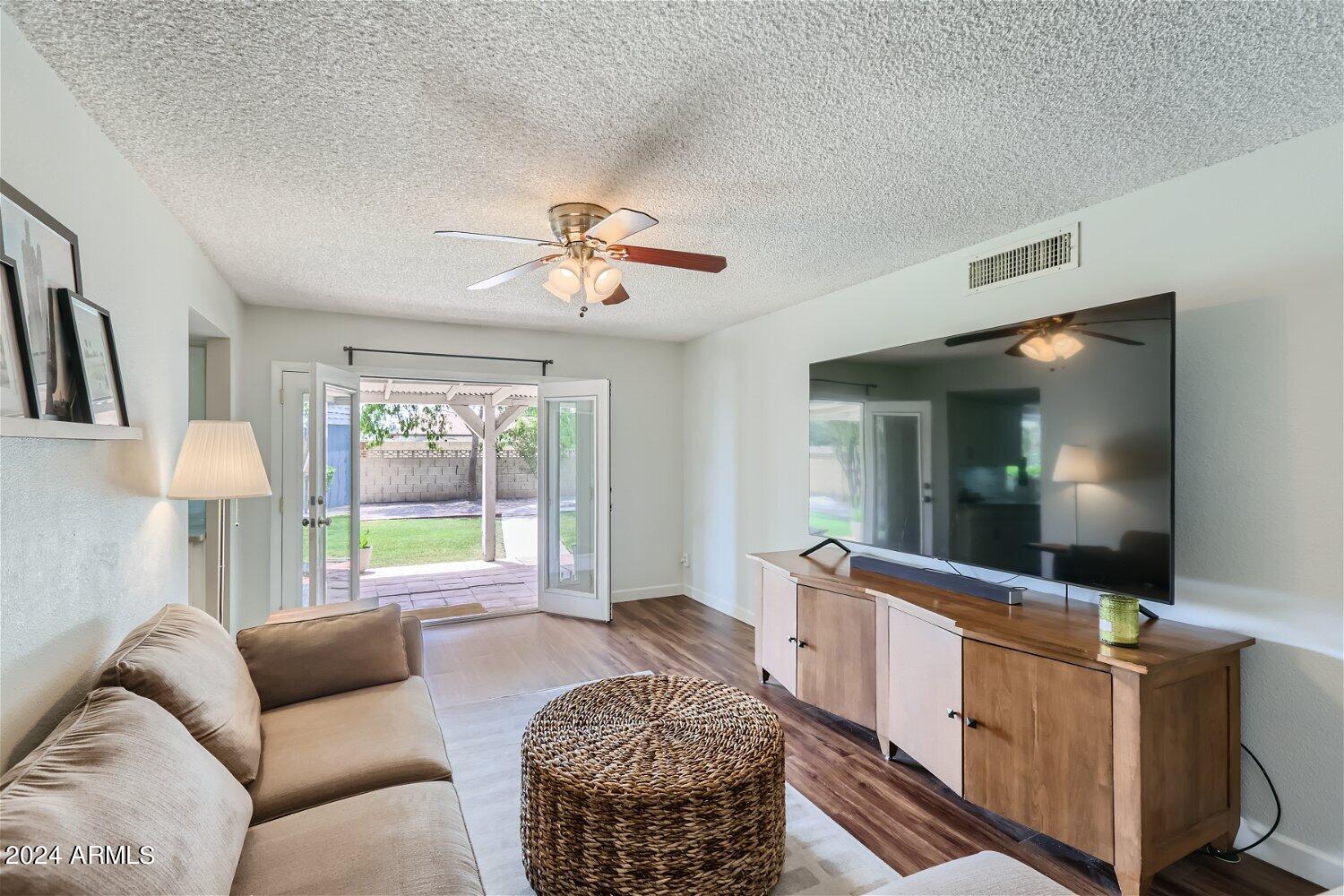1965 E MEADOW Drive