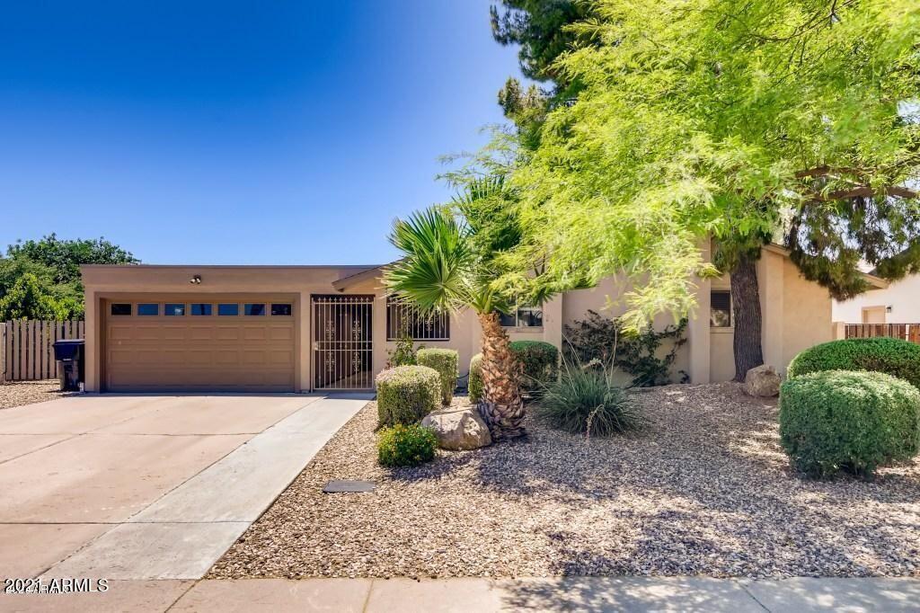 7767 E Rose Lane