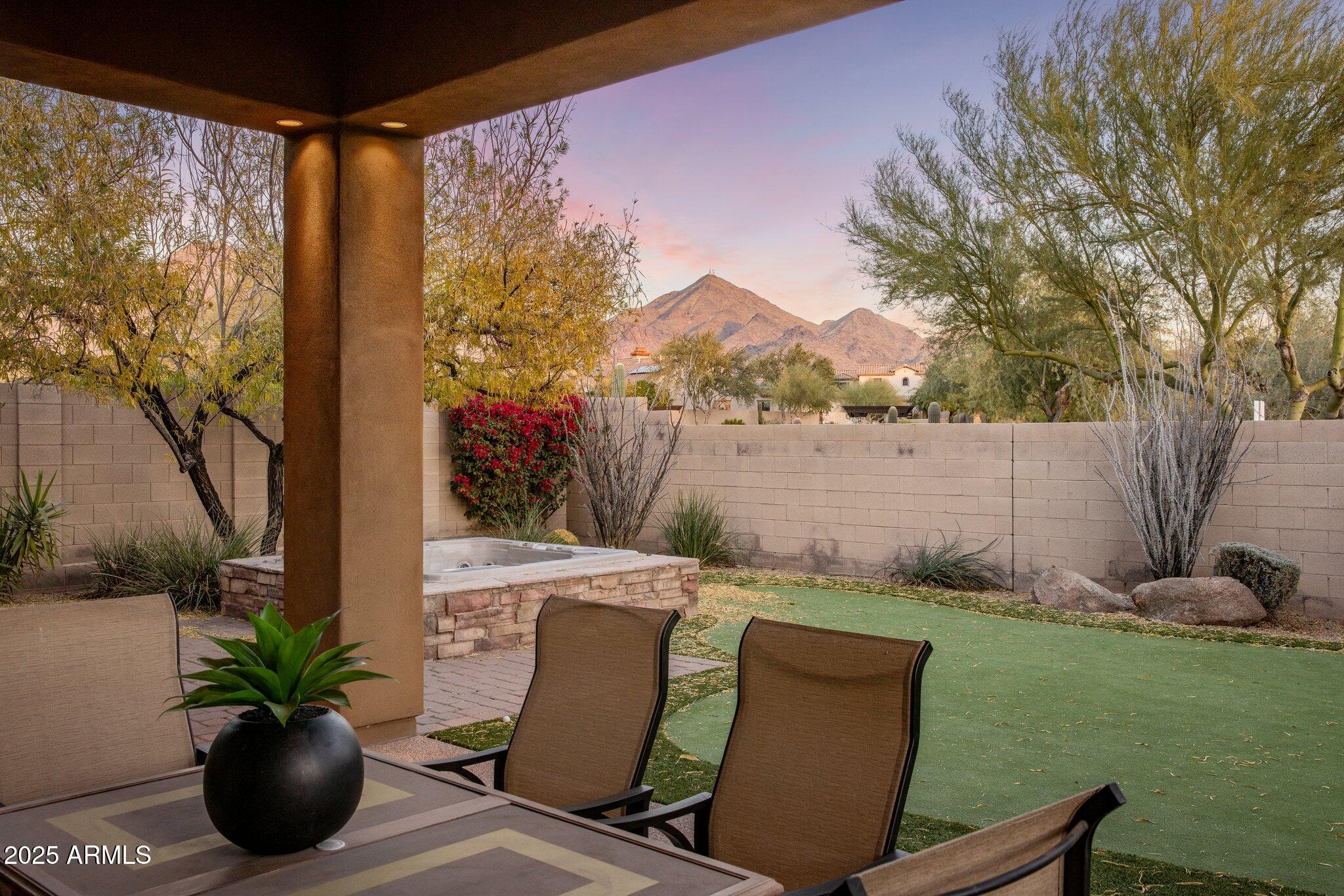 9887 E EDGESTONE Drive