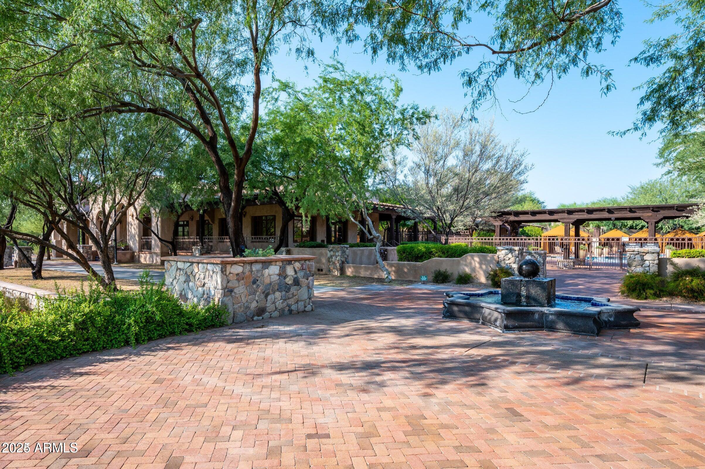 9887 E EDGESTONE Drive