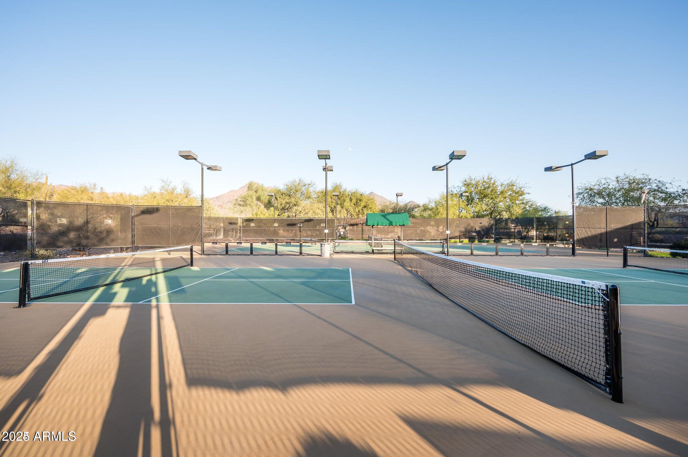 9887 E EDGESTONE Drive