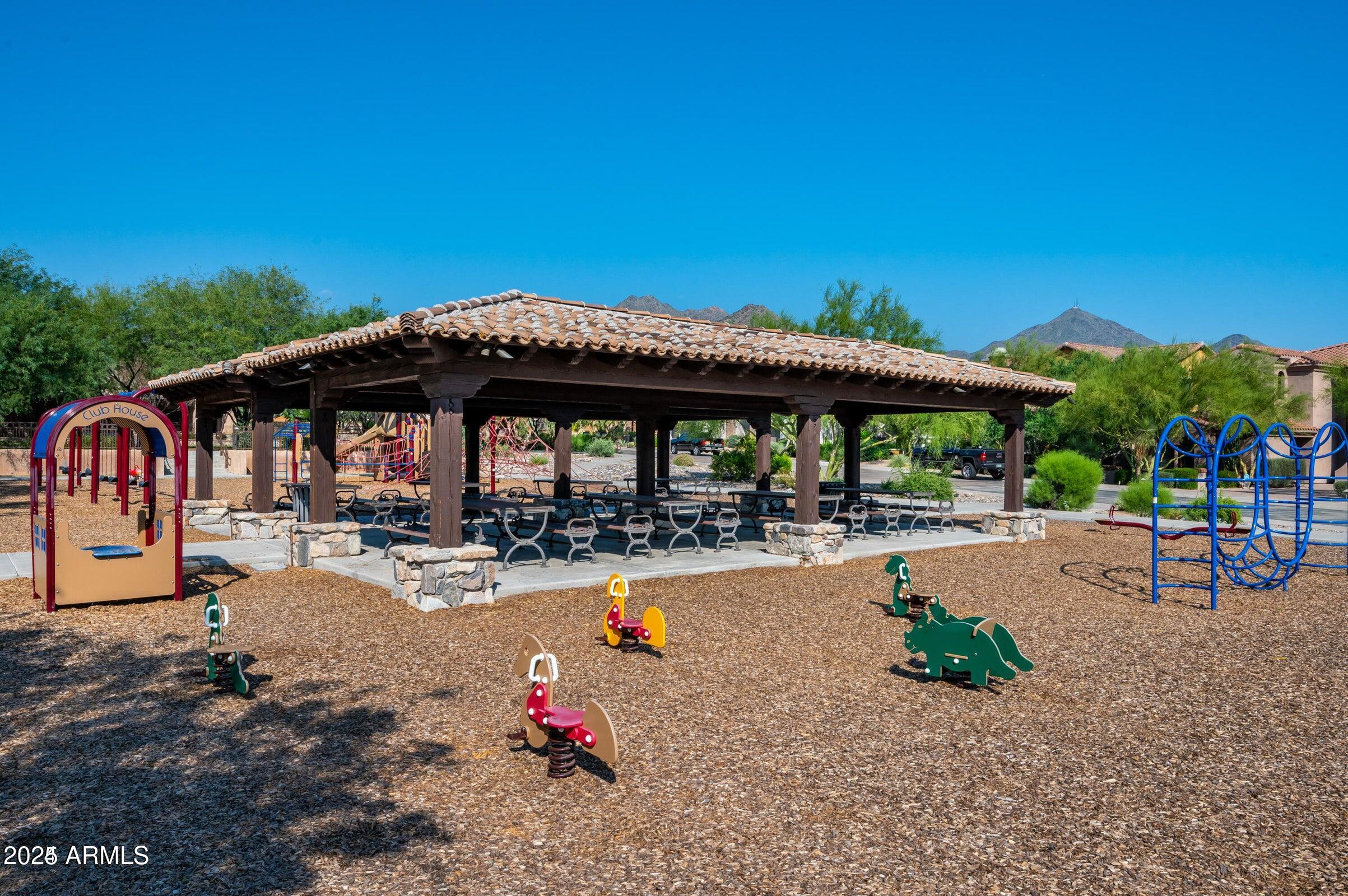 9887 E EDGESTONE Drive