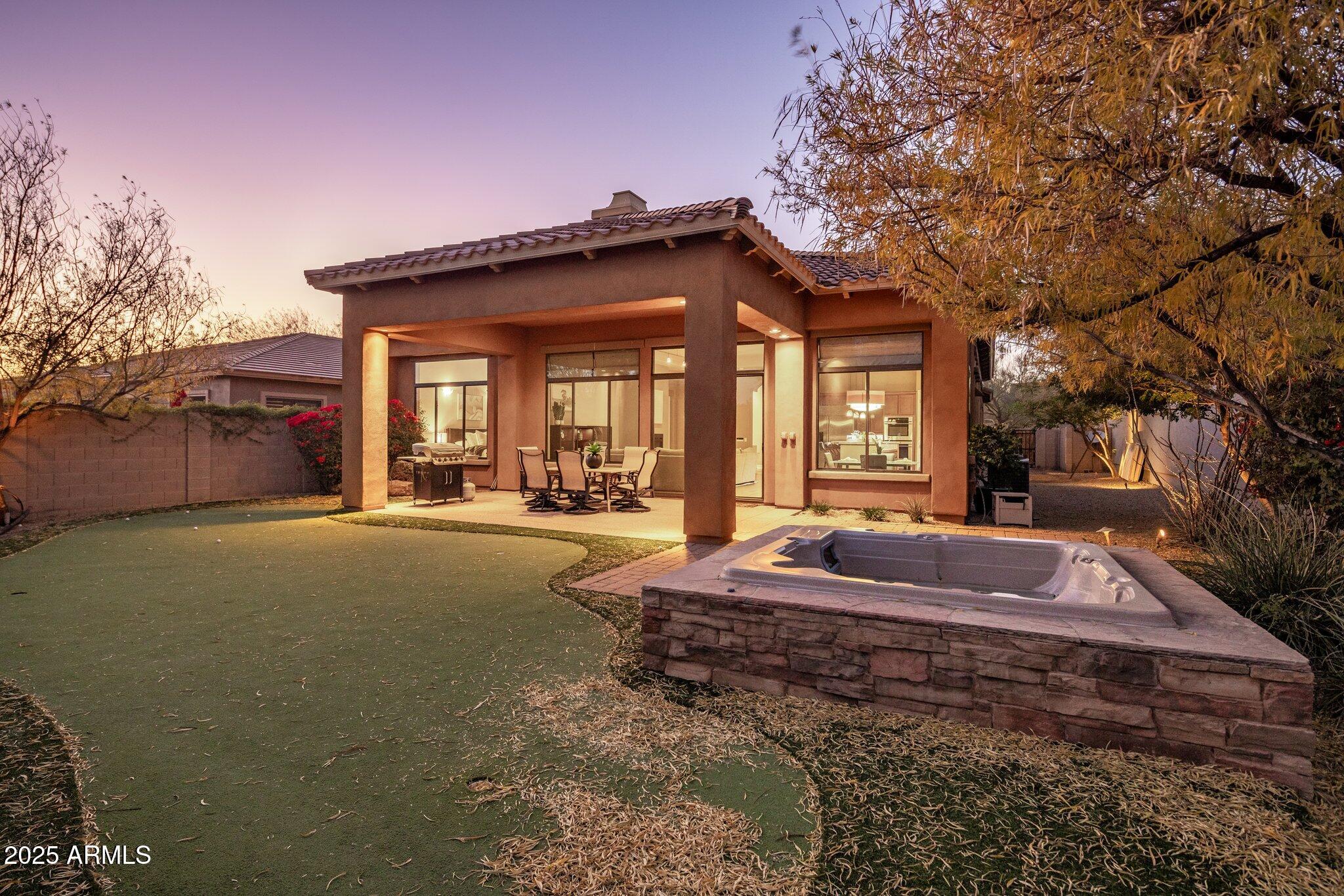 9887 E EDGESTONE Drive