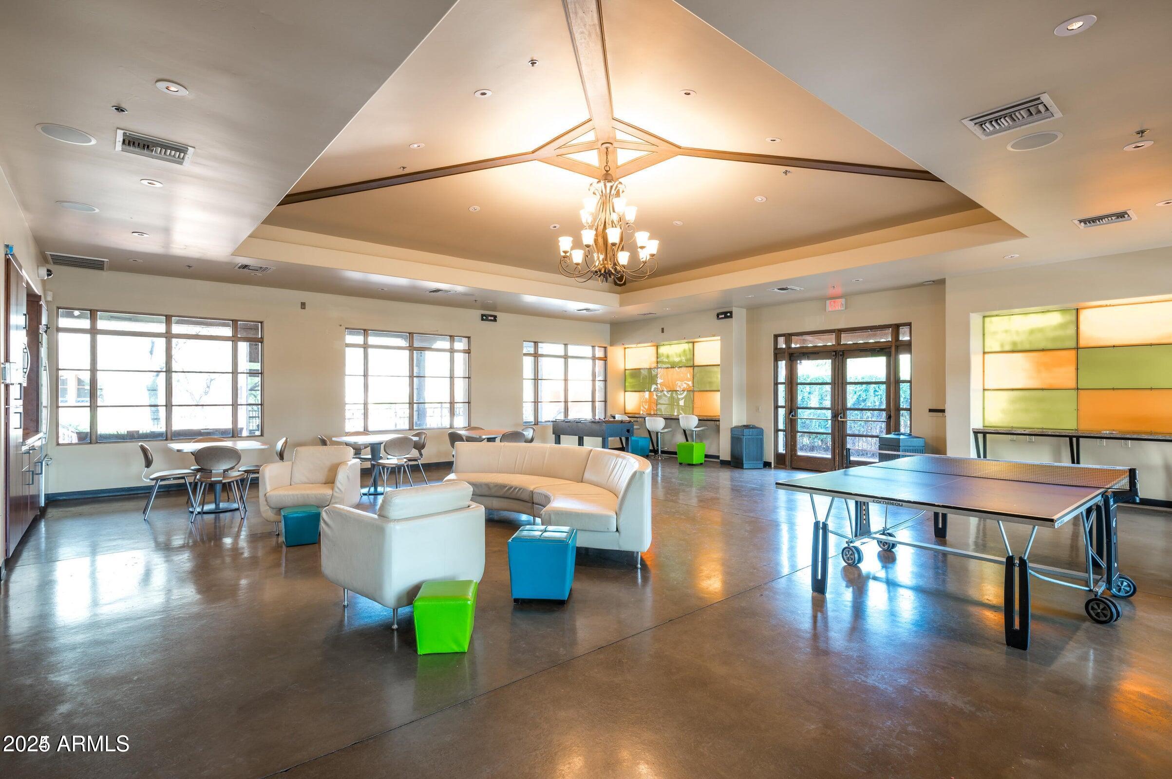 9887 E EDGESTONE Drive