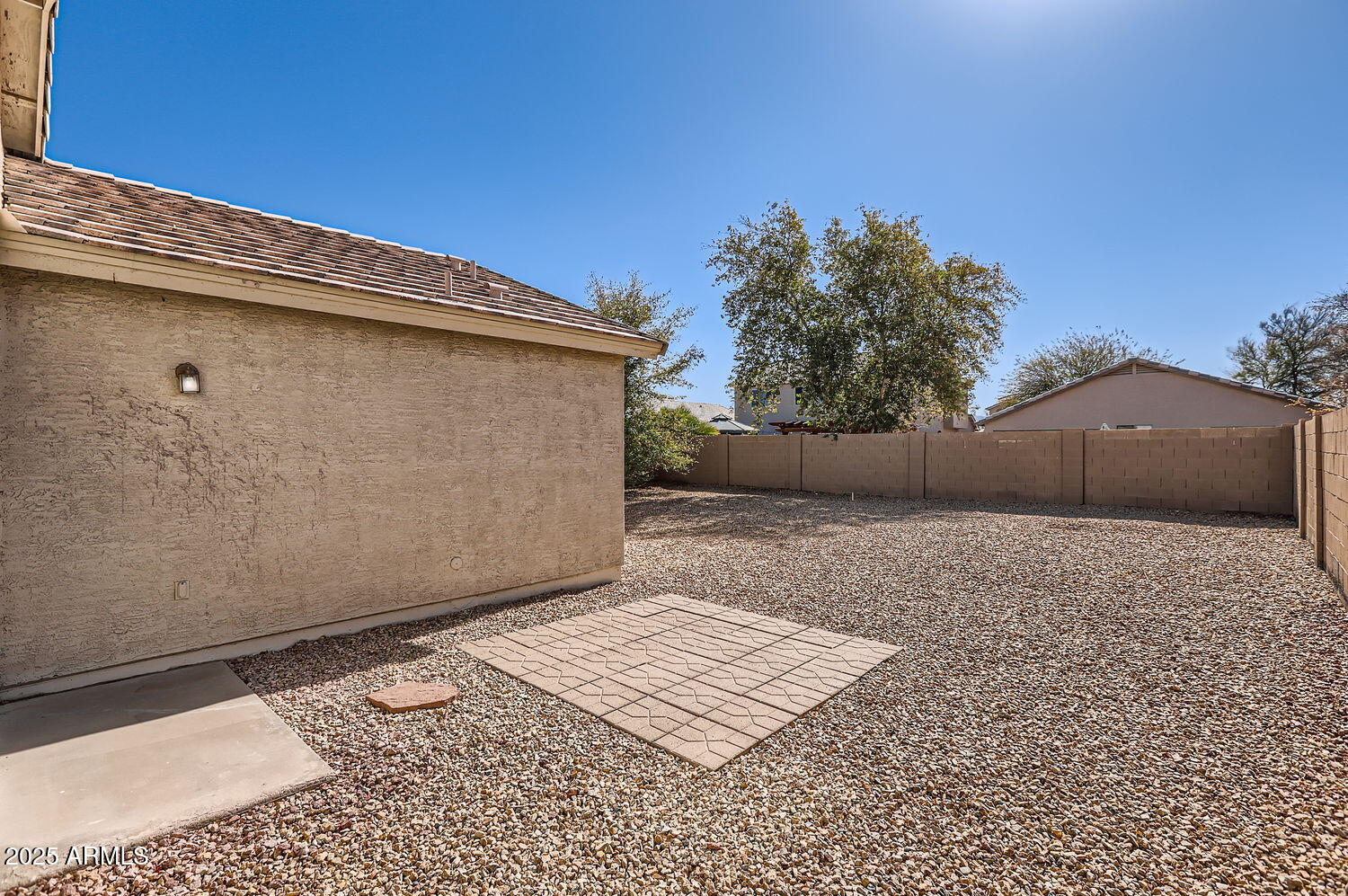 11201 W ELM Lane