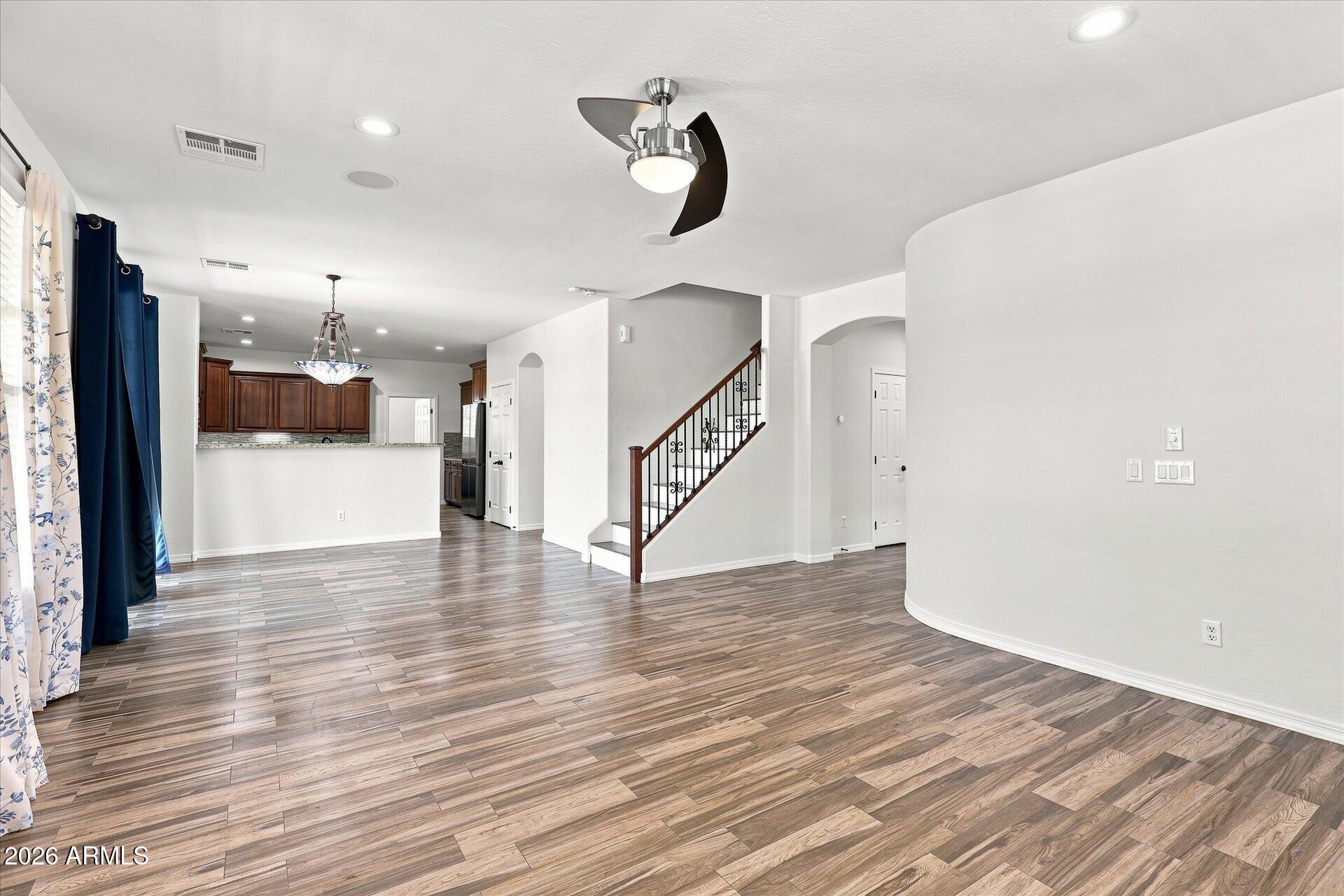 3108 E RIDGEWOOD Lane