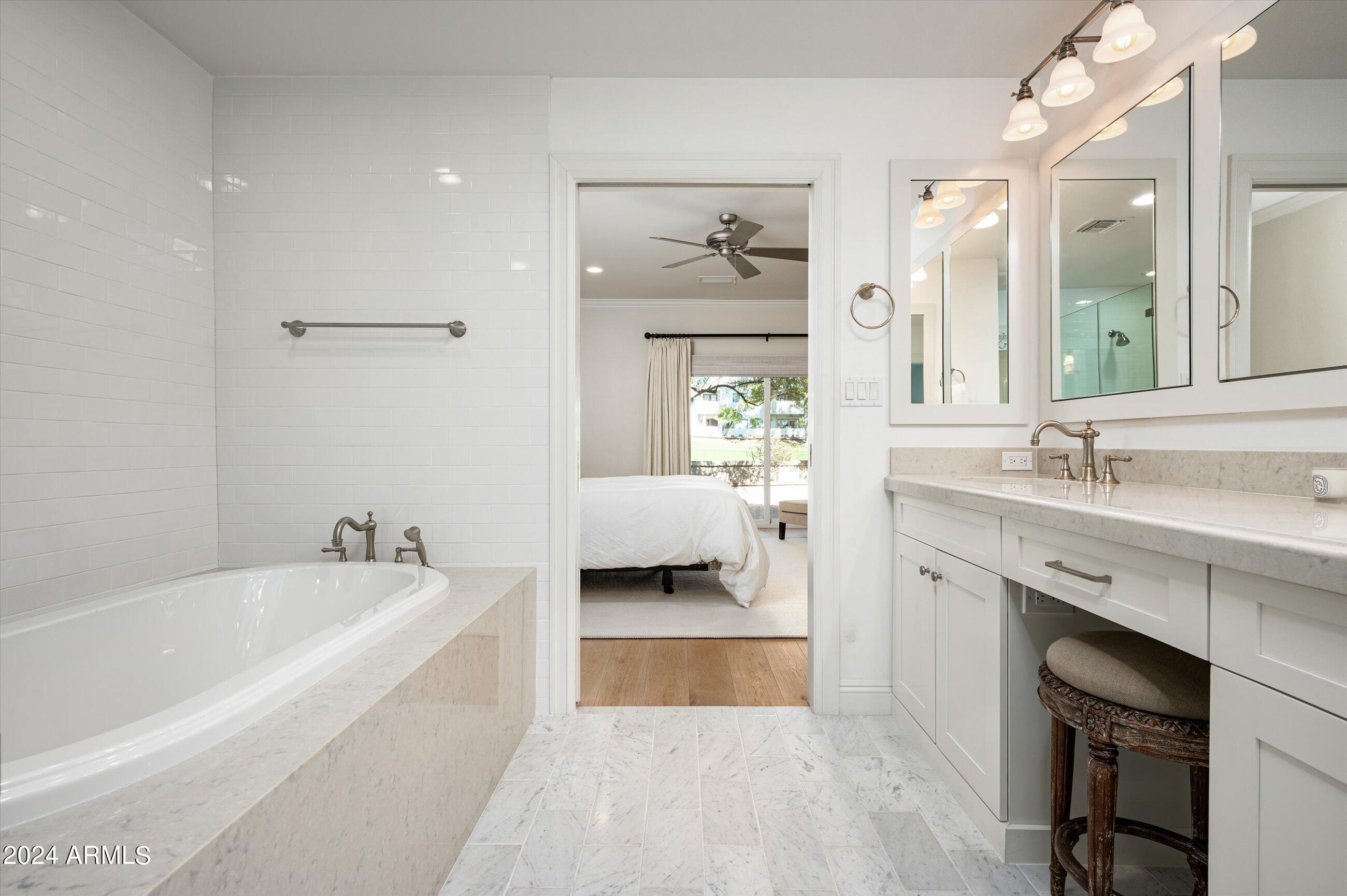 2626 E ARIZONA BILTMORE Circle, 17