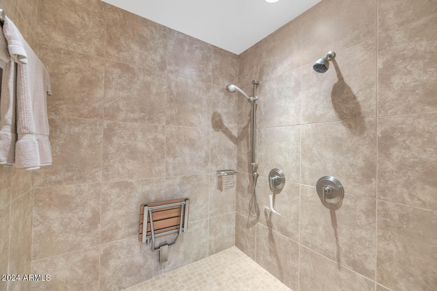 4745 E VALLEY VISTA Lane