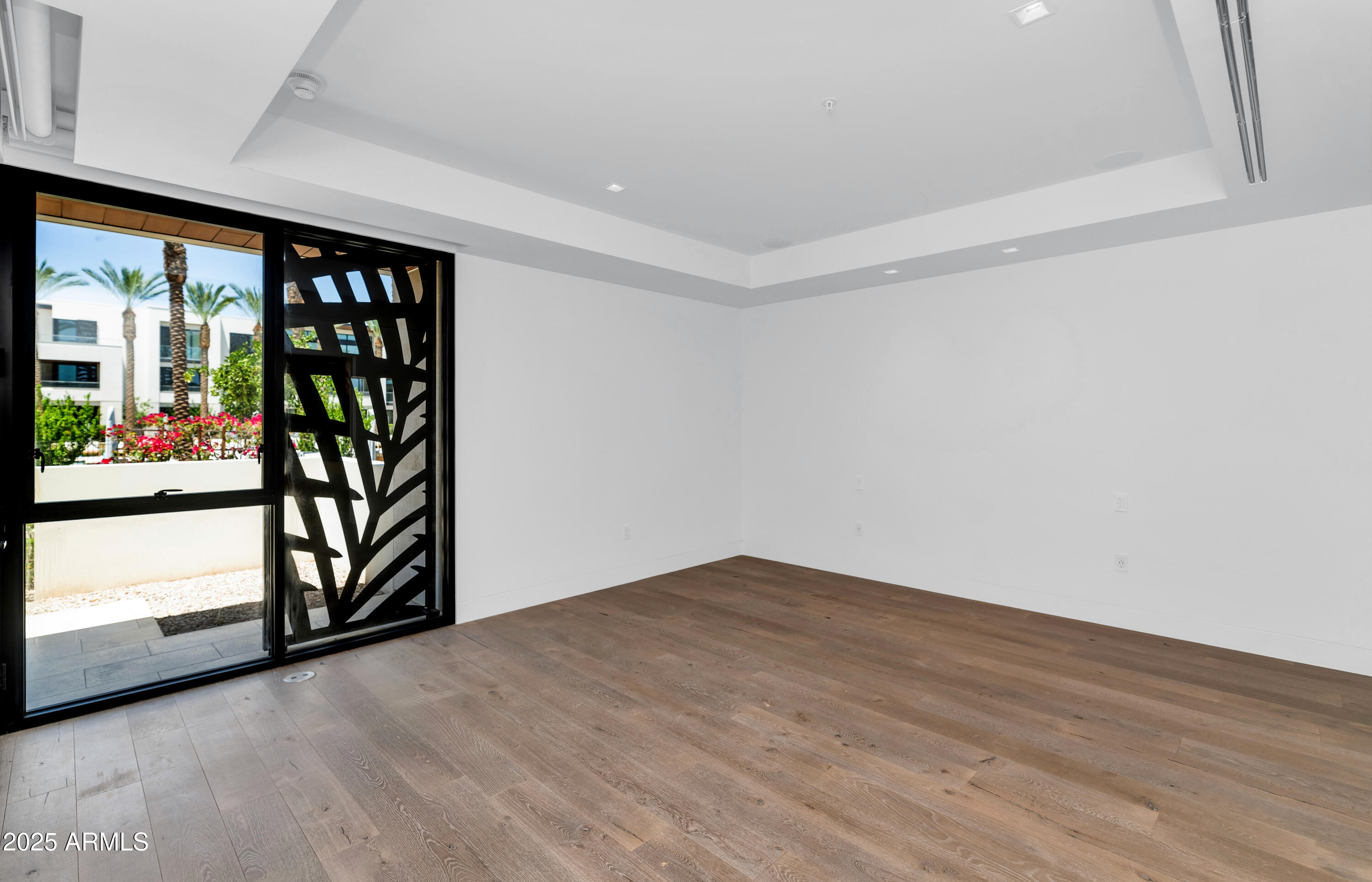 6587 N PALMERAIE Boulevard, 1051