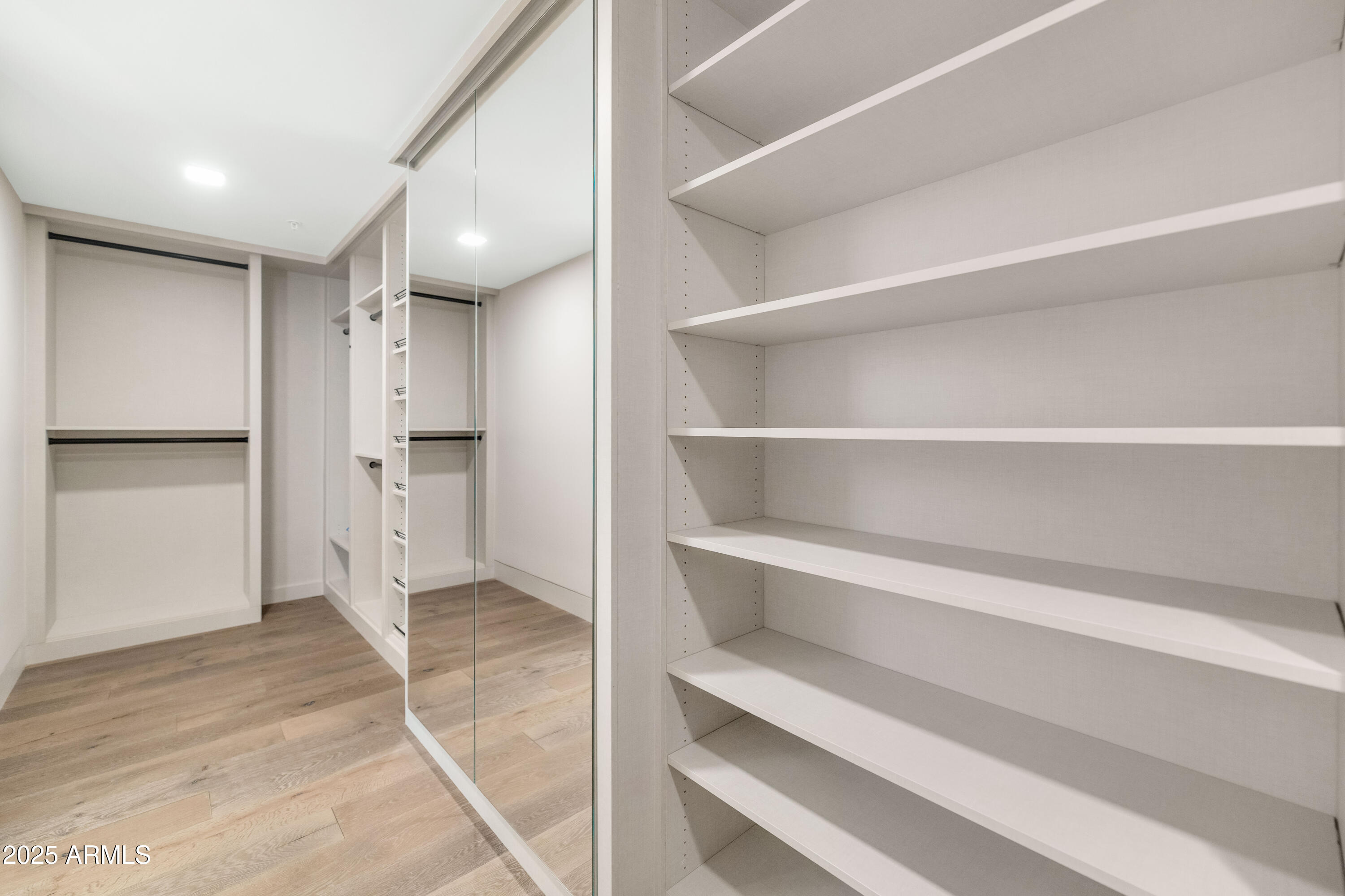 6587 N PALMERAIE Boulevard, 1051