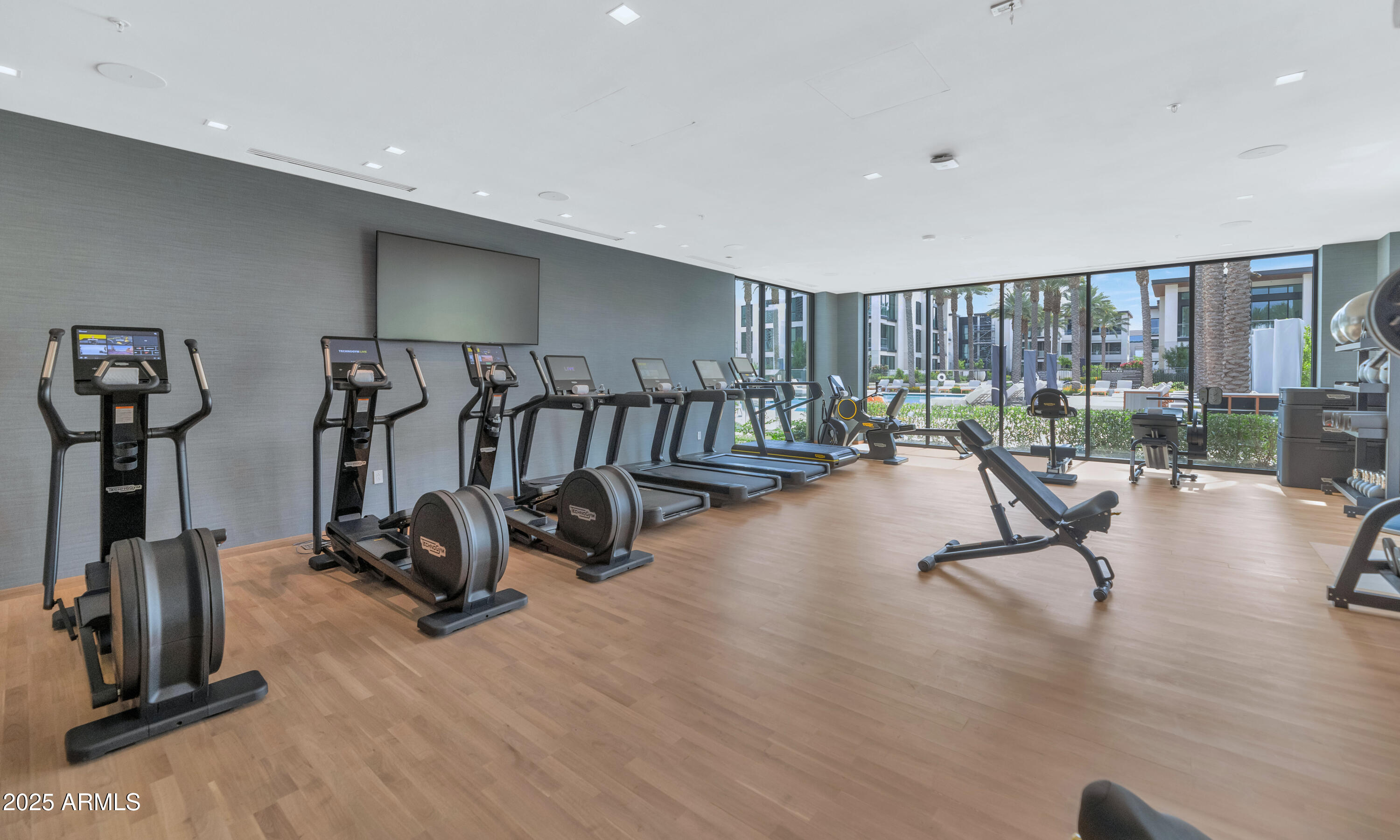 6587 N PALMERAIE Boulevard, 1051