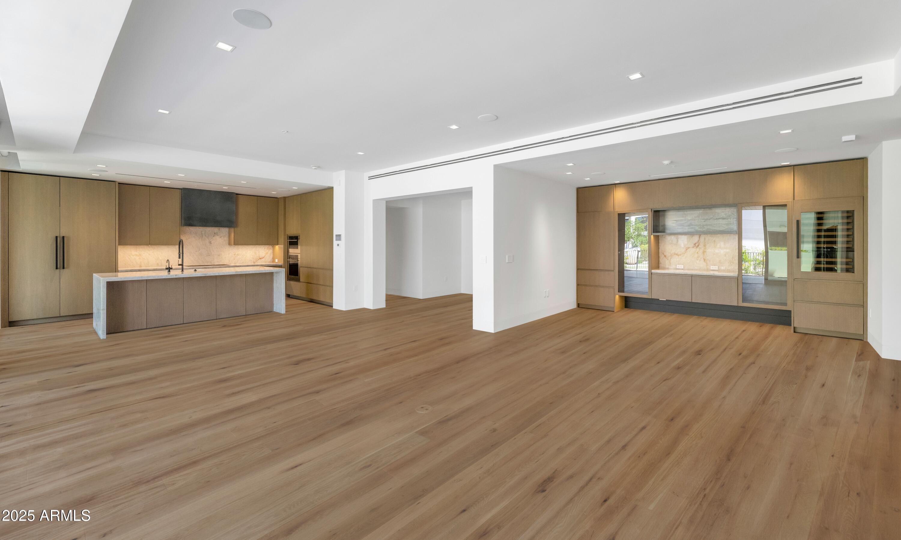 6587 N PALMERAIE Boulevard, 1051