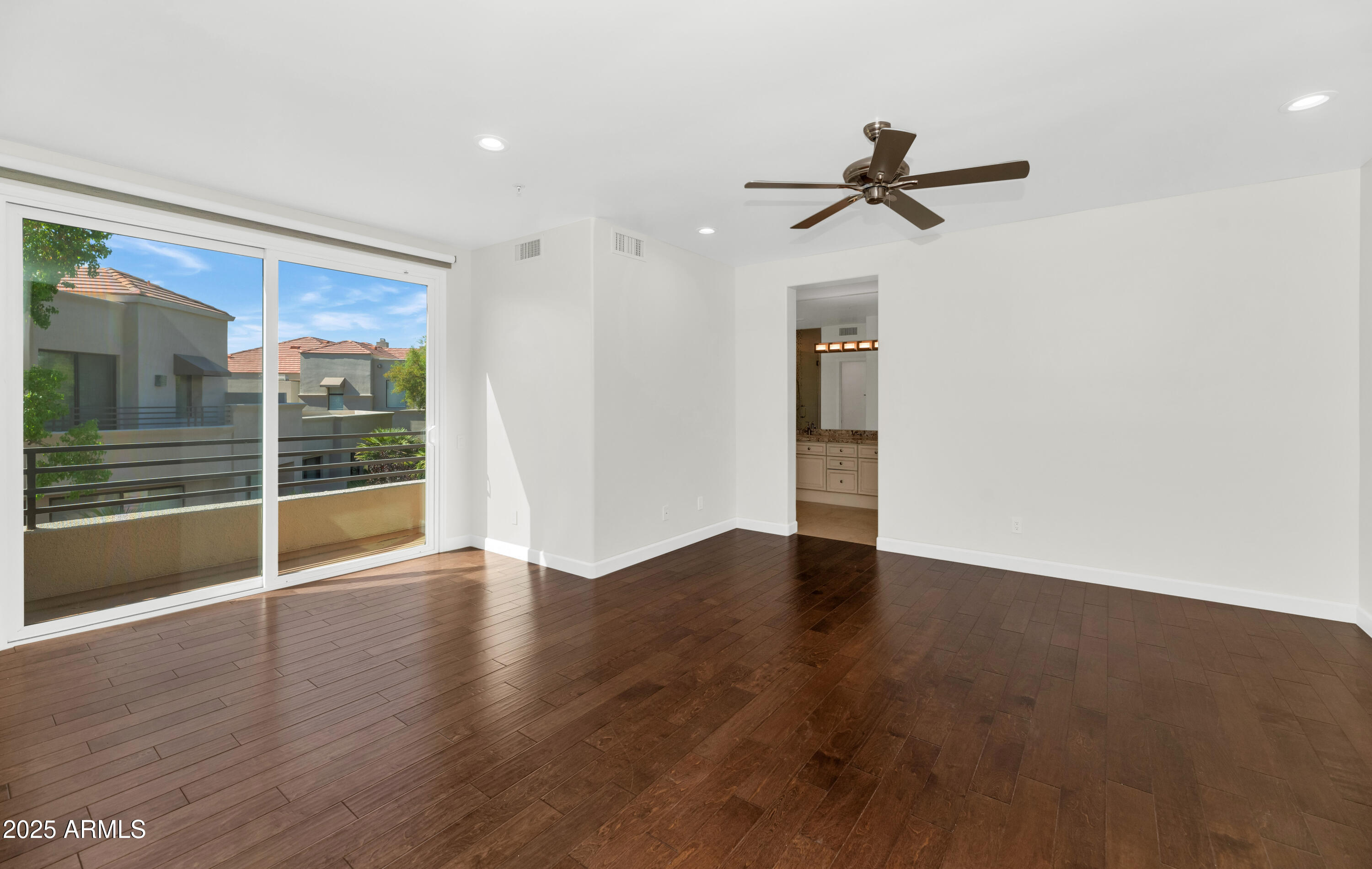 8989 N GAINEY CENTER Drive, 211
