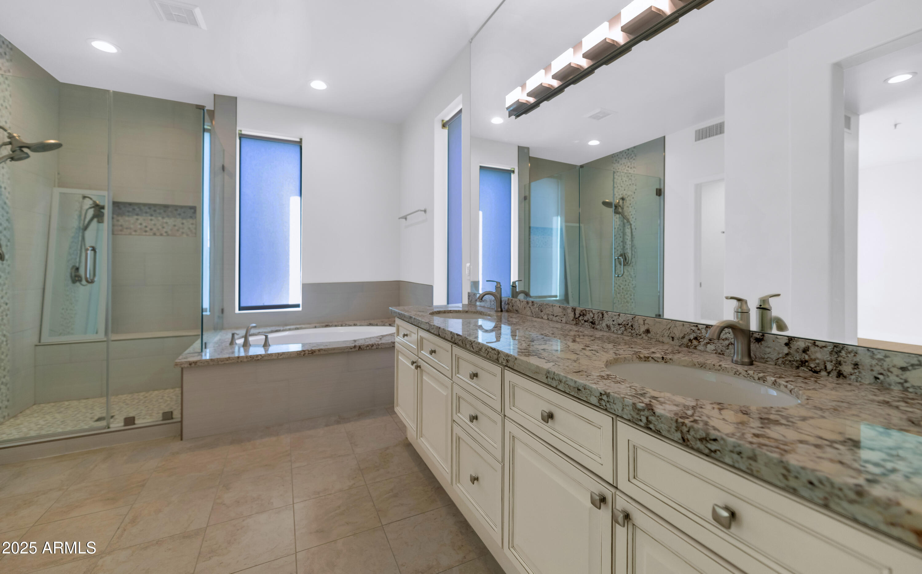 8989 N GAINEY CENTER Drive, 211