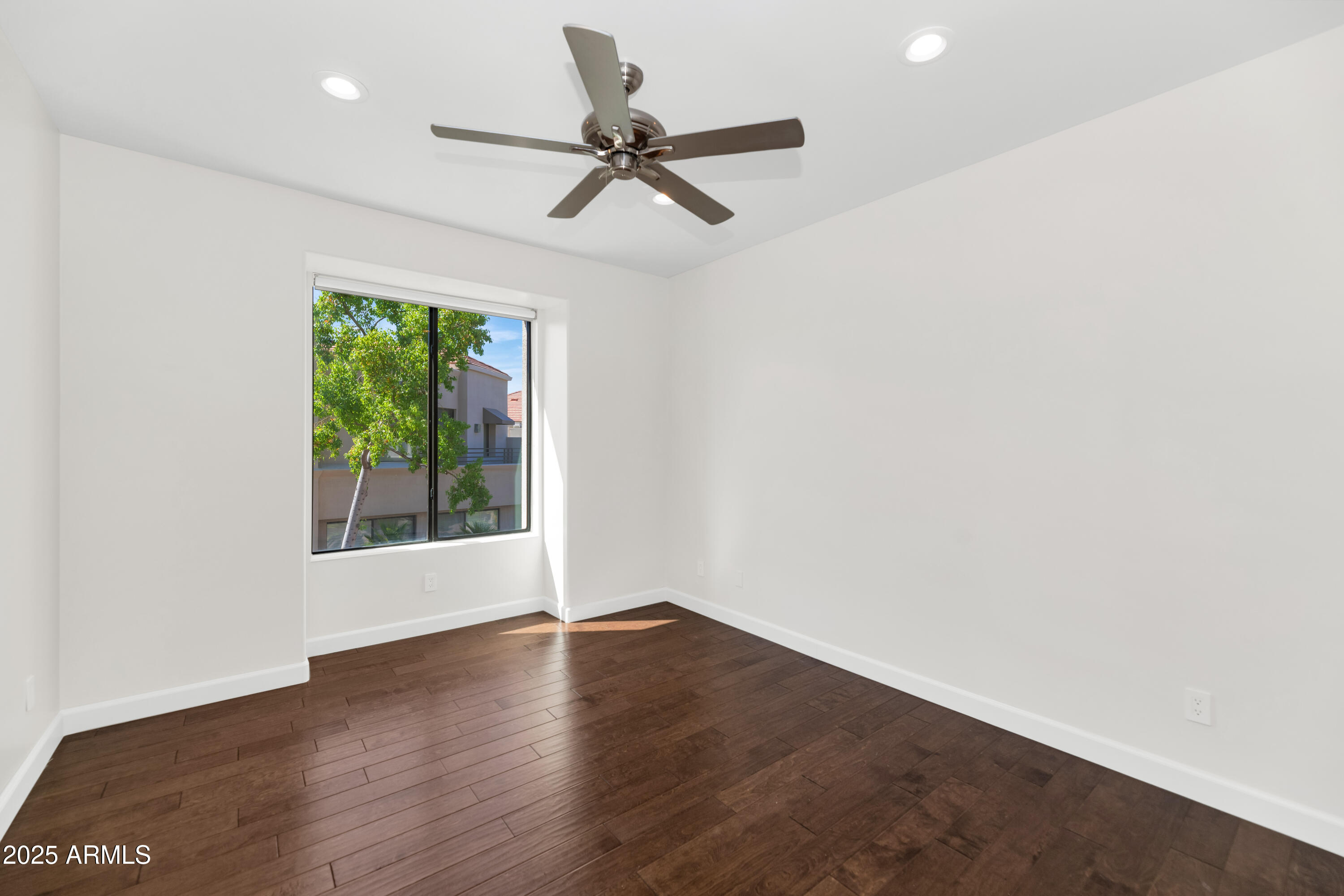 8989 N GAINEY CENTER Drive, 211
