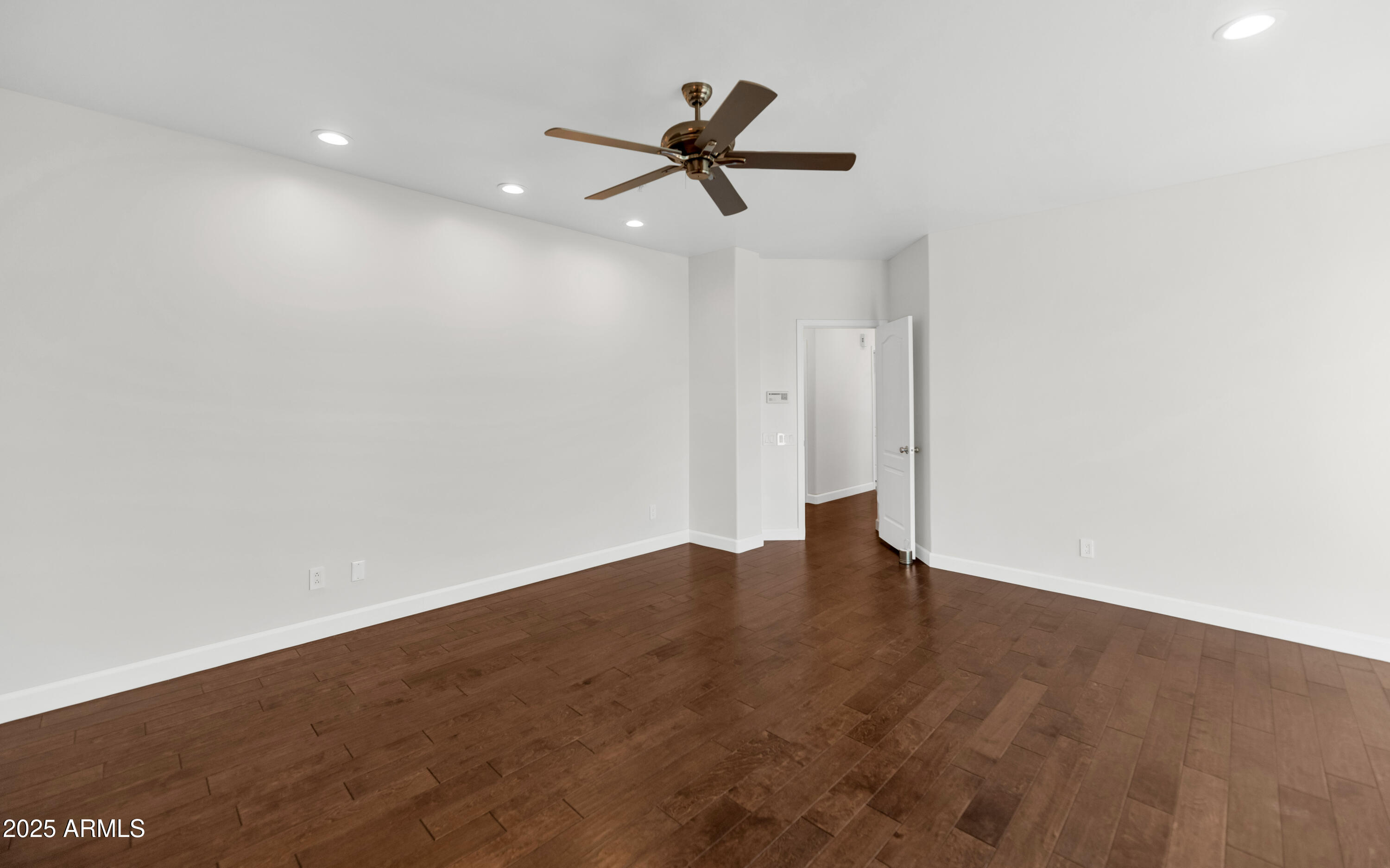 8989 N GAINEY CENTER Drive, 211