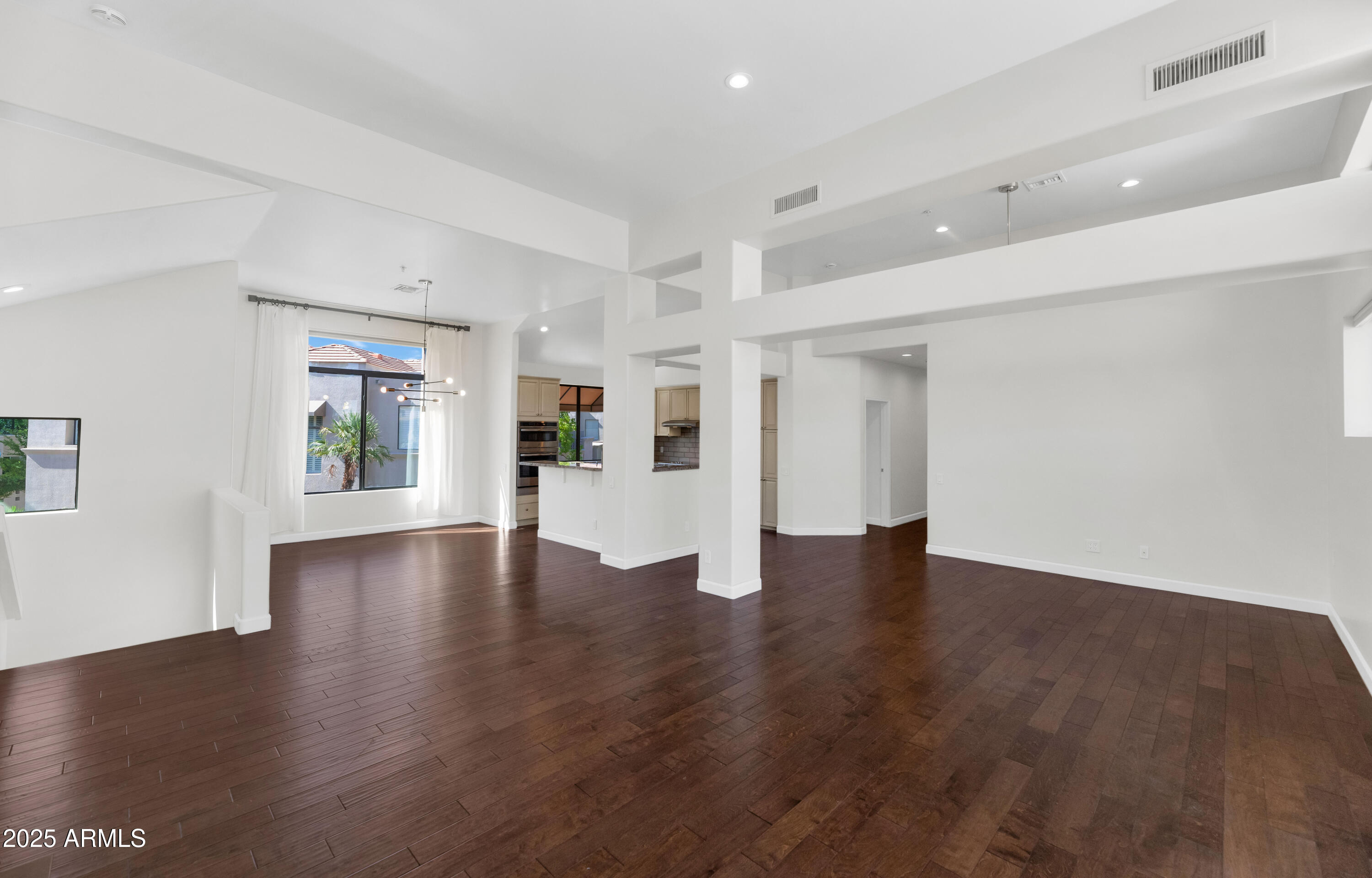 8989 N GAINEY CENTER Drive, 211