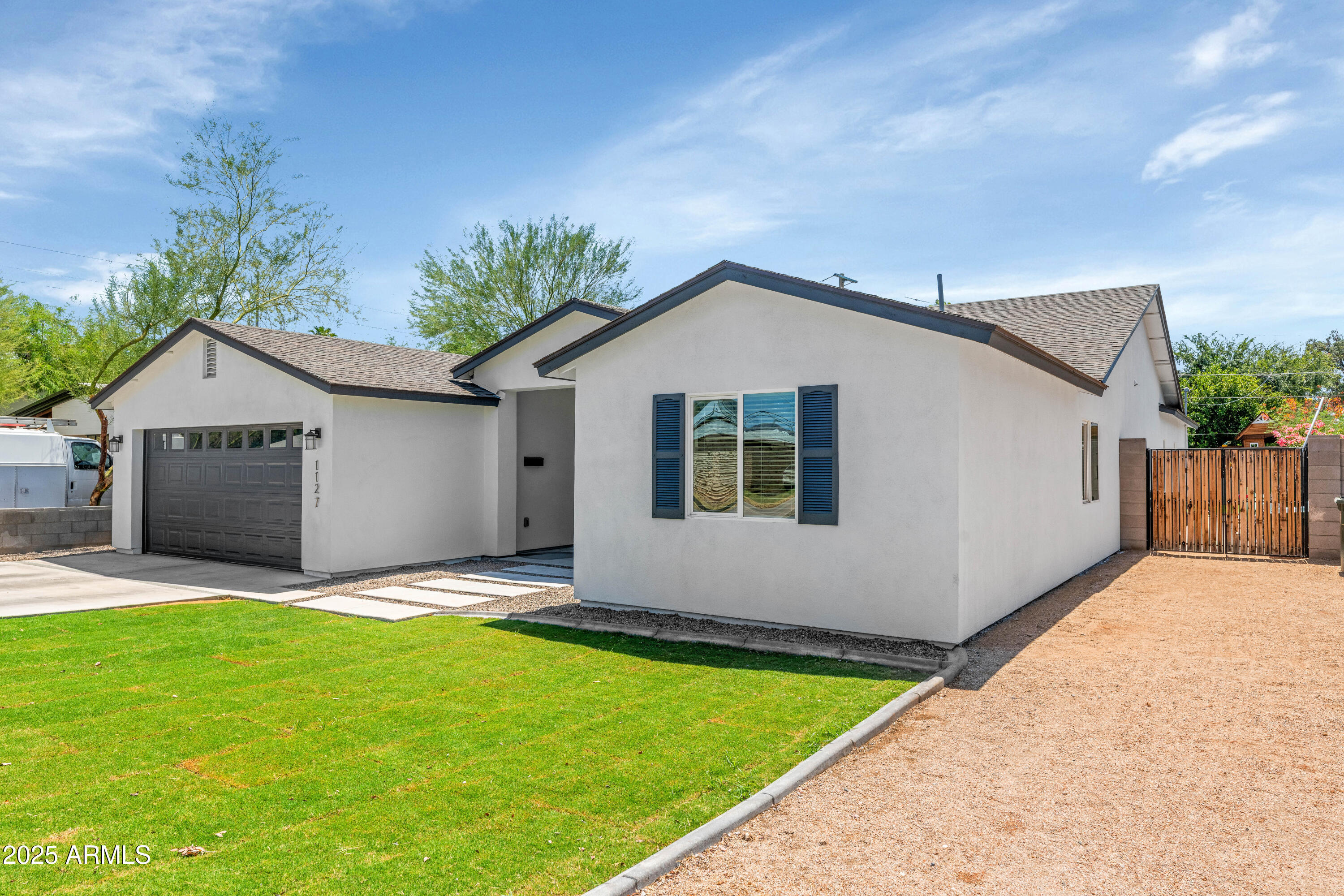 1127 E FERN Drive