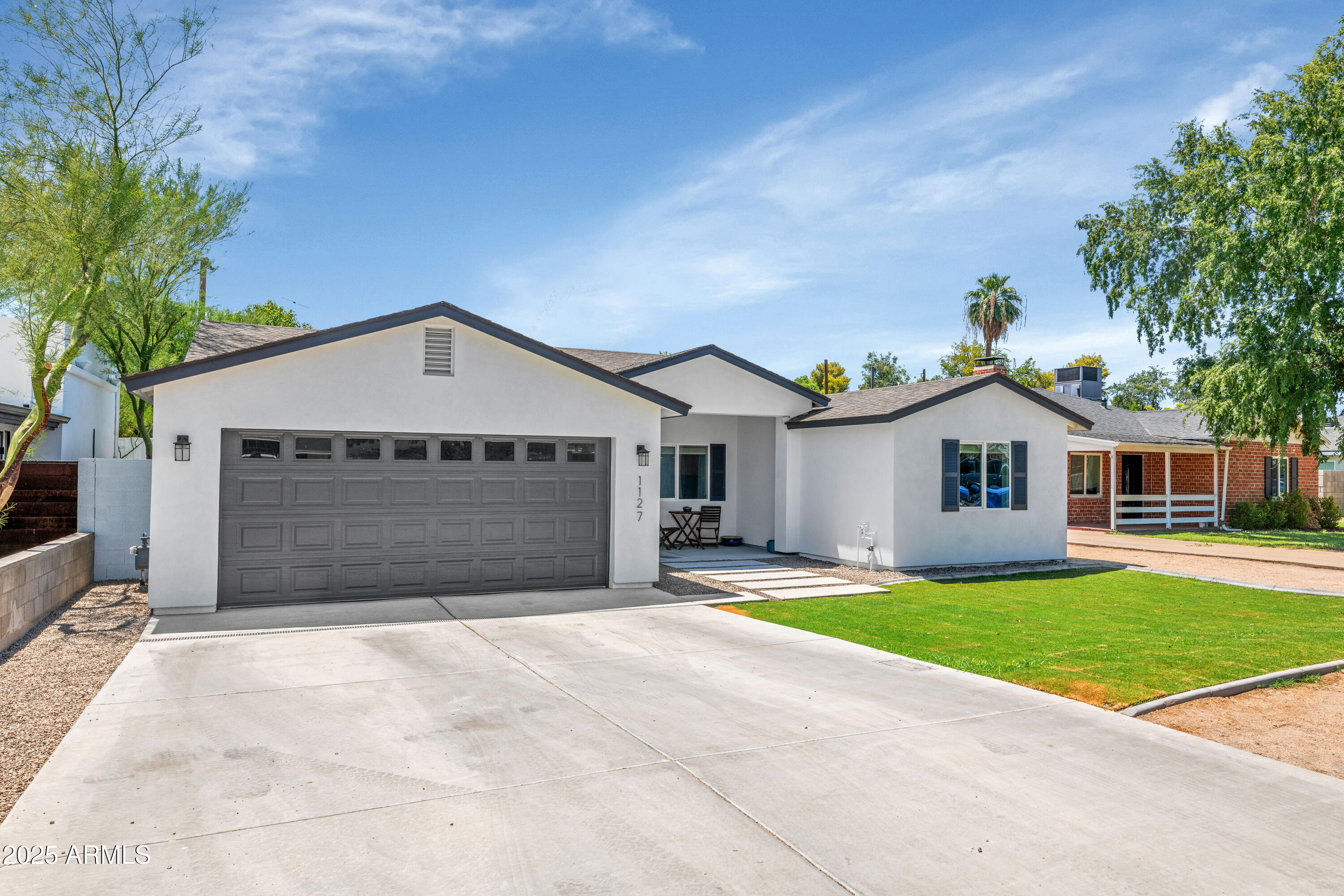 1127 E FERN Drive