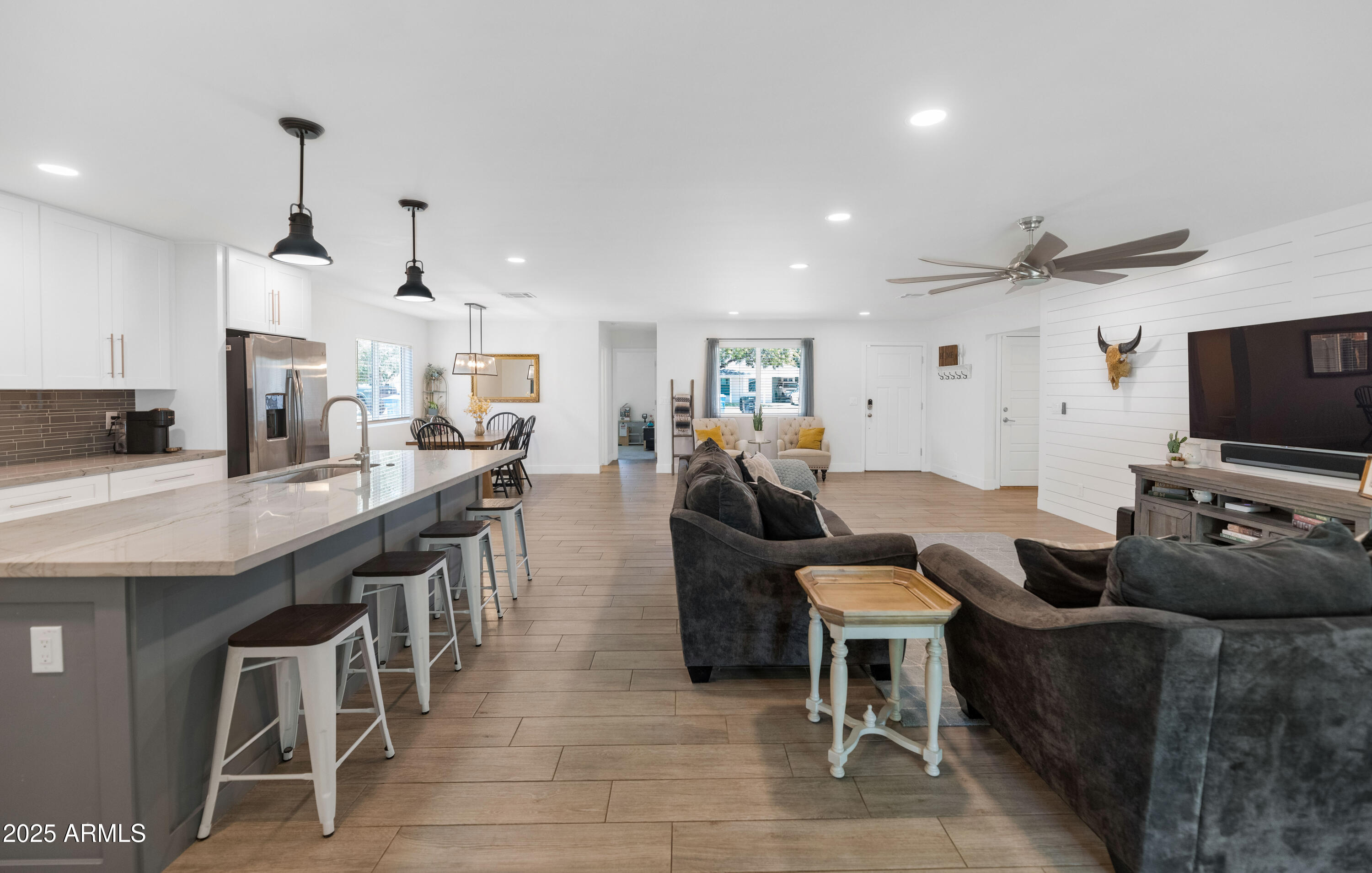 1127 E FERN Drive