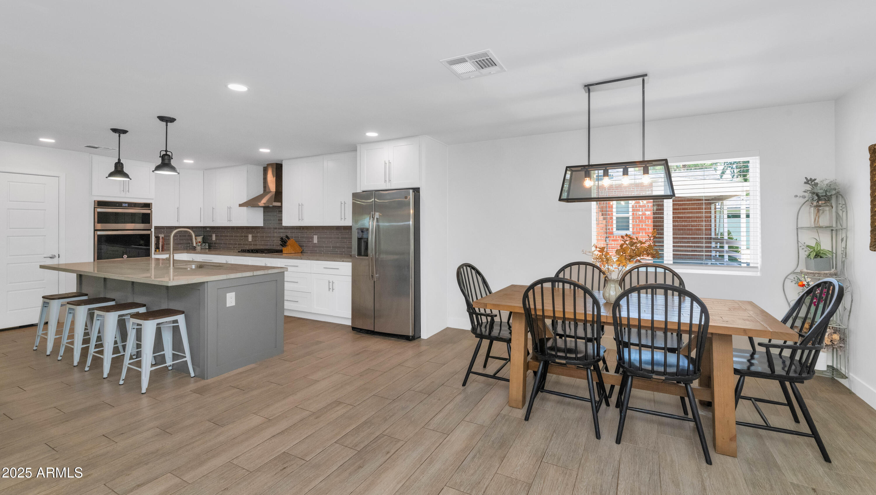 1127 E FERN Drive