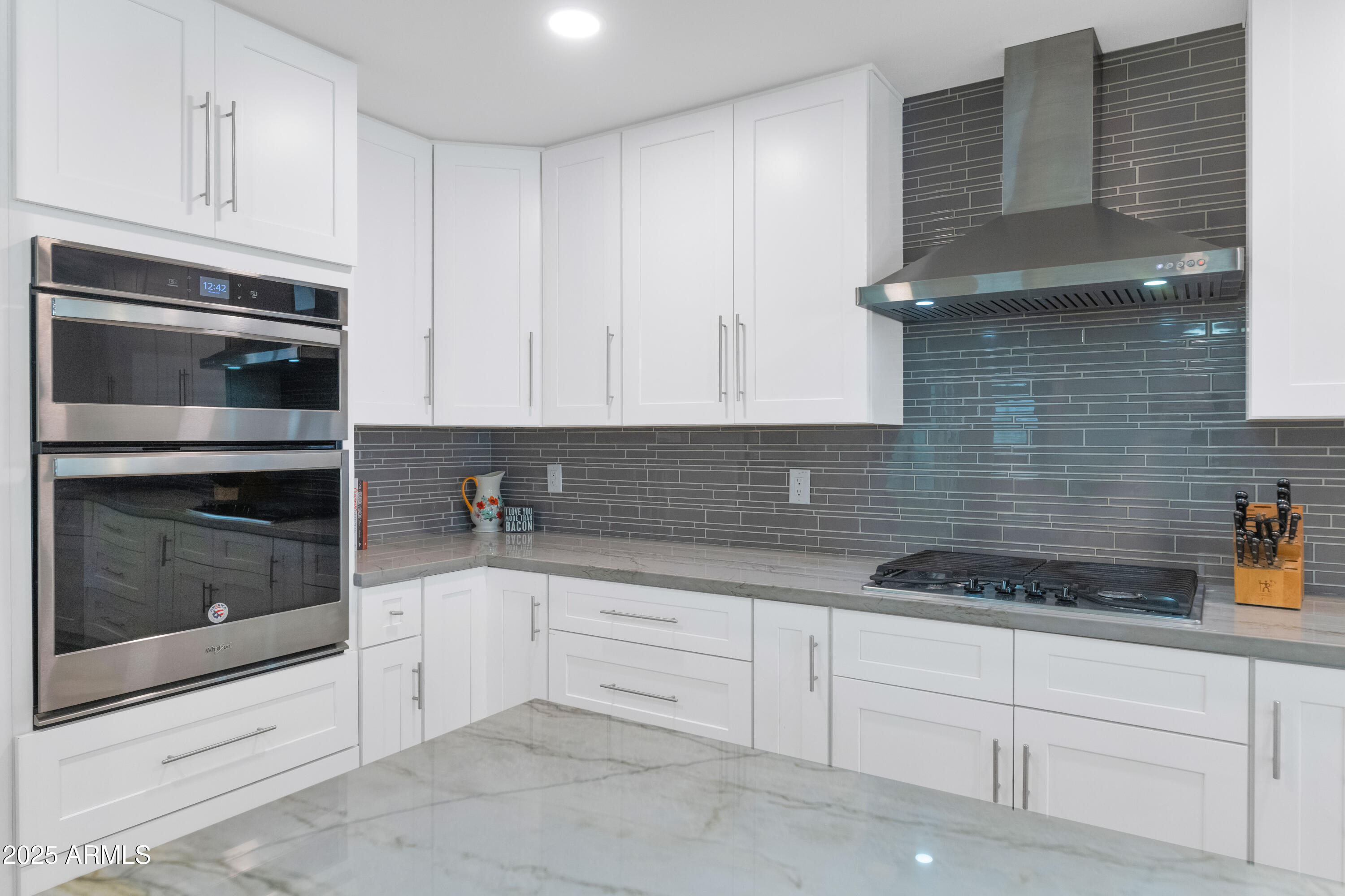 1127 E FERN Drive