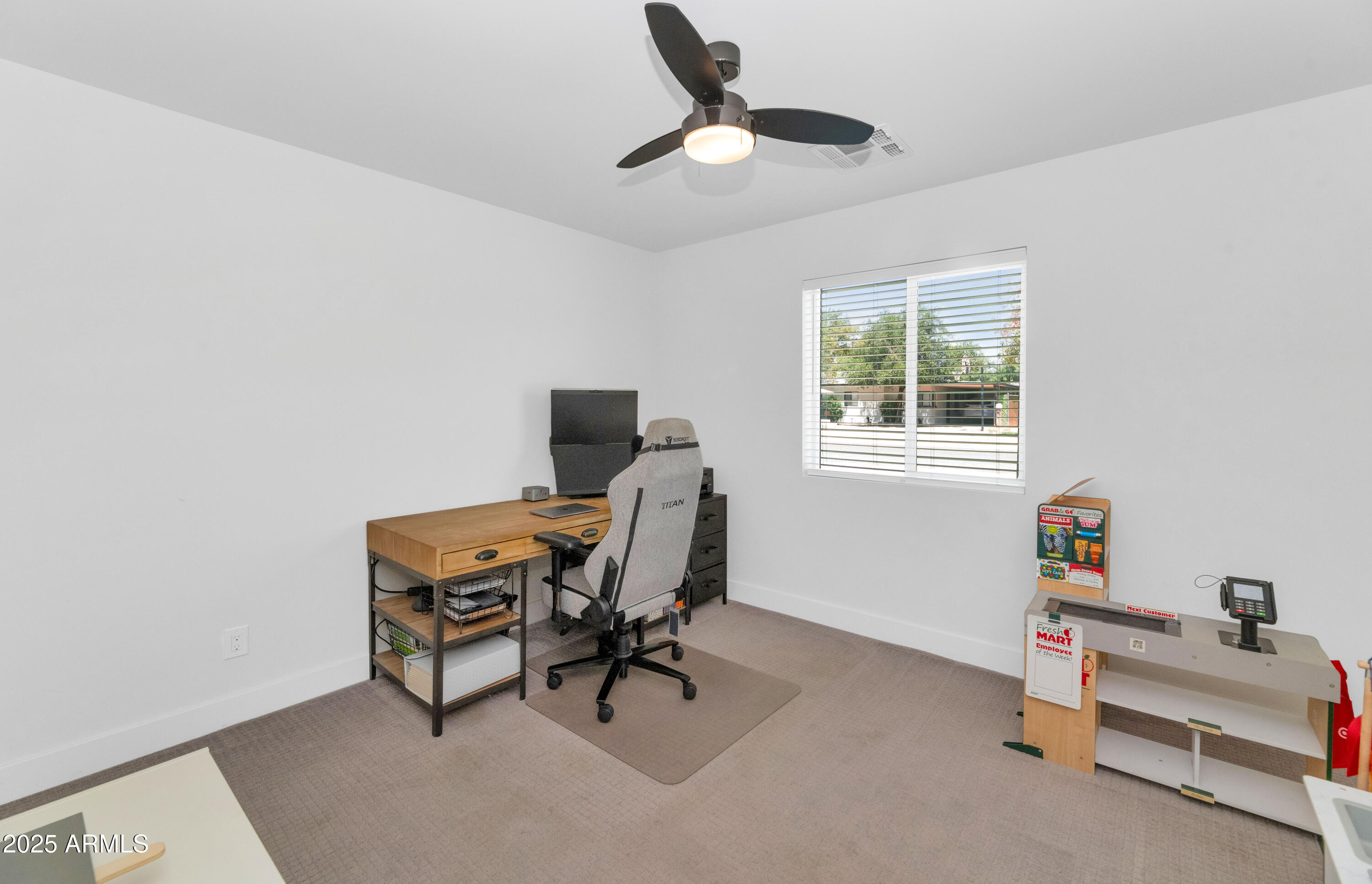 1127 E FERN Drive