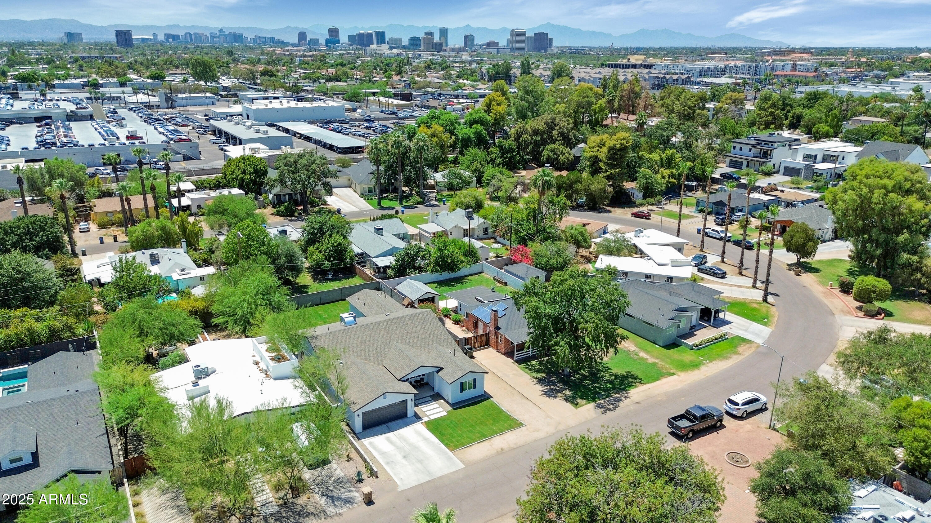 1127 E FERN Drive