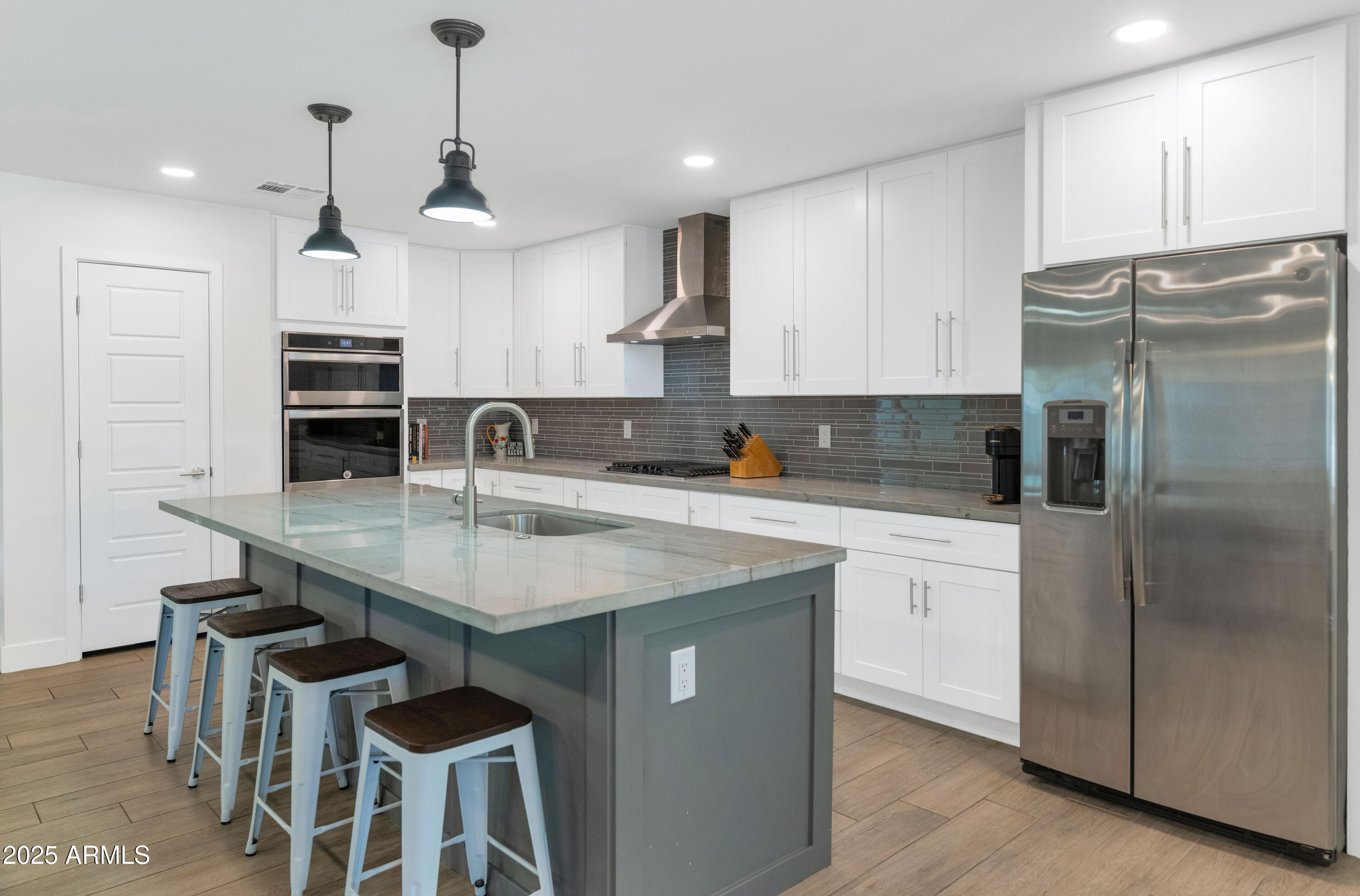 1127 E FERN Drive