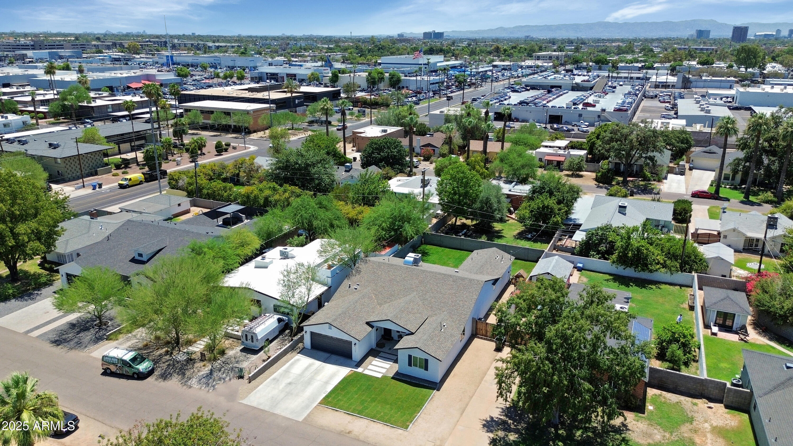 1127 E FERN Drive